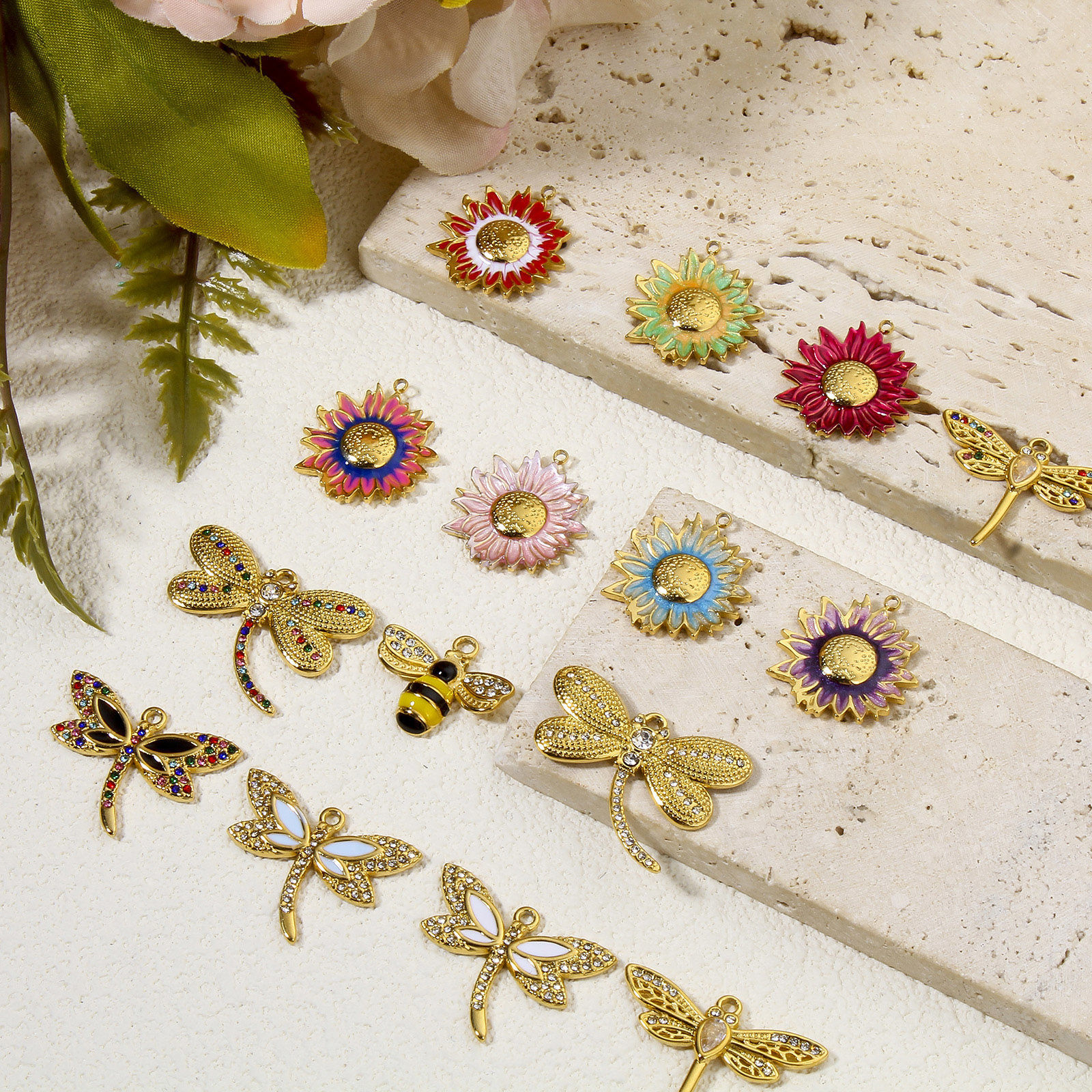 Bild von 1 Stück Umweltfreundlich 304 Edelstahl Pastoraler Stil Charms Biene Vergoldet Bunt Sonnenblume Emaille Transparent Strass
