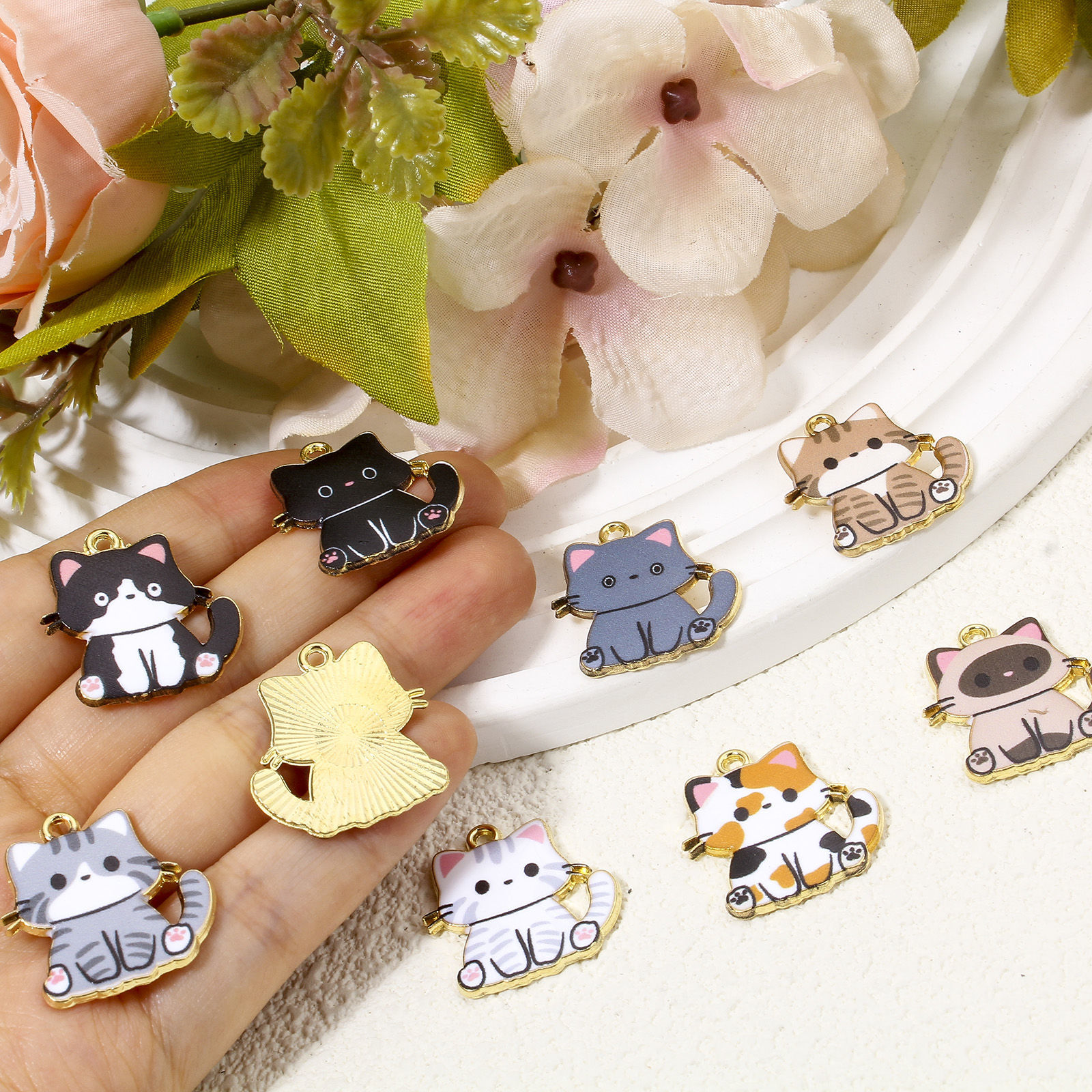 Imagen de 10 Unidades Zamak Colgantes Charms Chapado en Oro Multicolor Gato Esmalte 24mm x 23mm