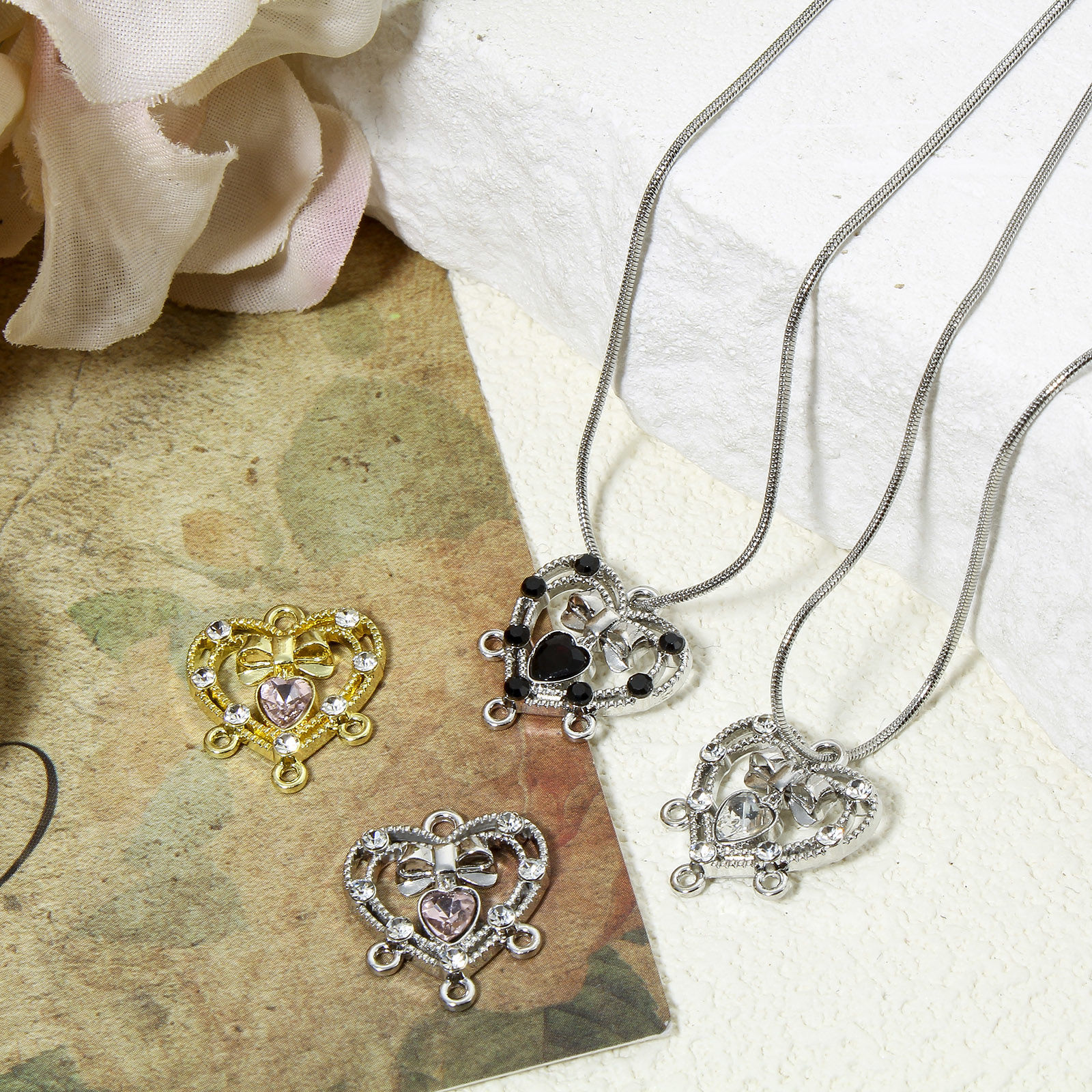 Изображение 5 ШТ Цинковый Сплав День святого Валентина Коннекторы Люстра фурнитуры Сердце Разноцветный Бант С узором ажурная резьба Прозрачный Стразы 18мм x 16мм