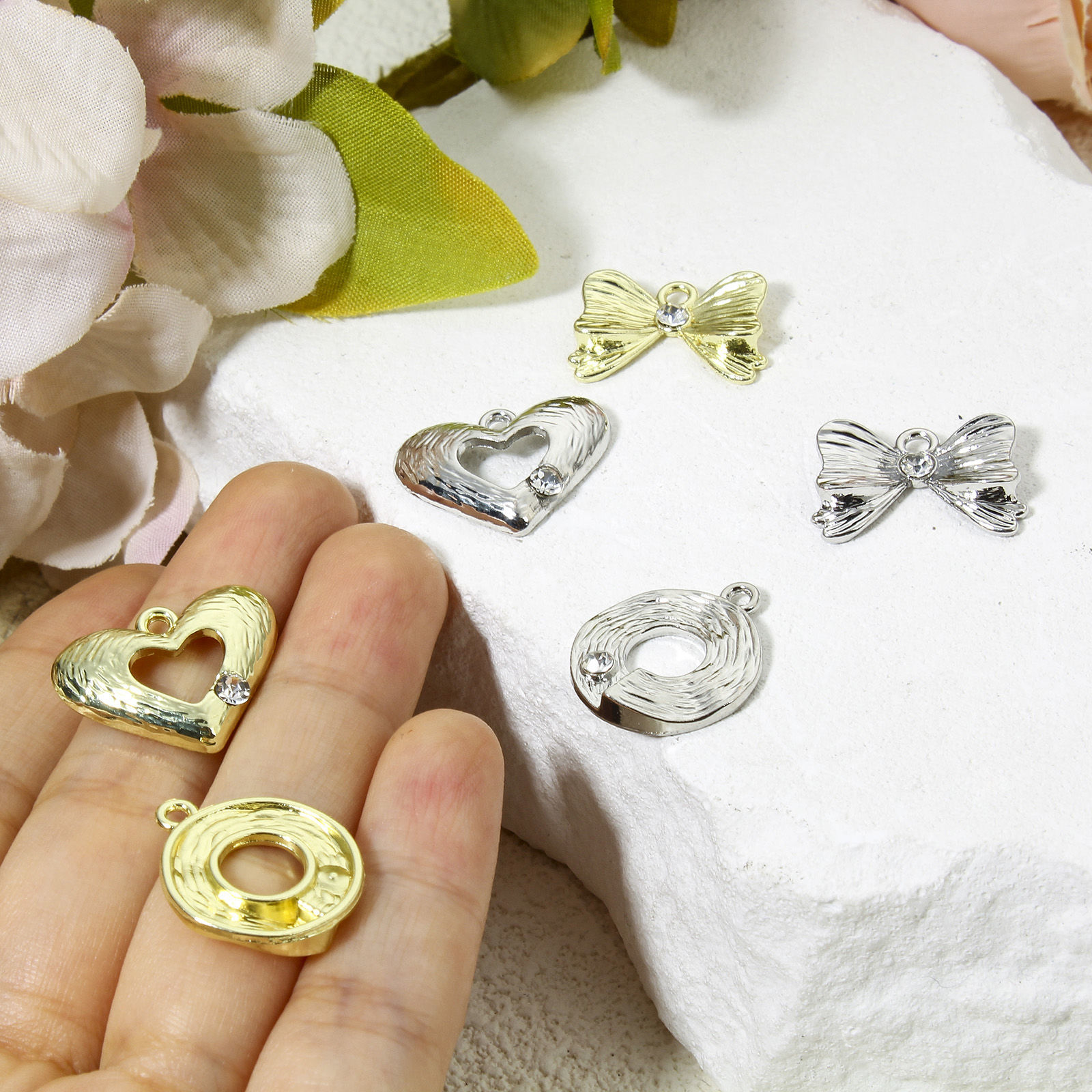 Picture of Zinc Based Alloy Charms Multicolor Texture