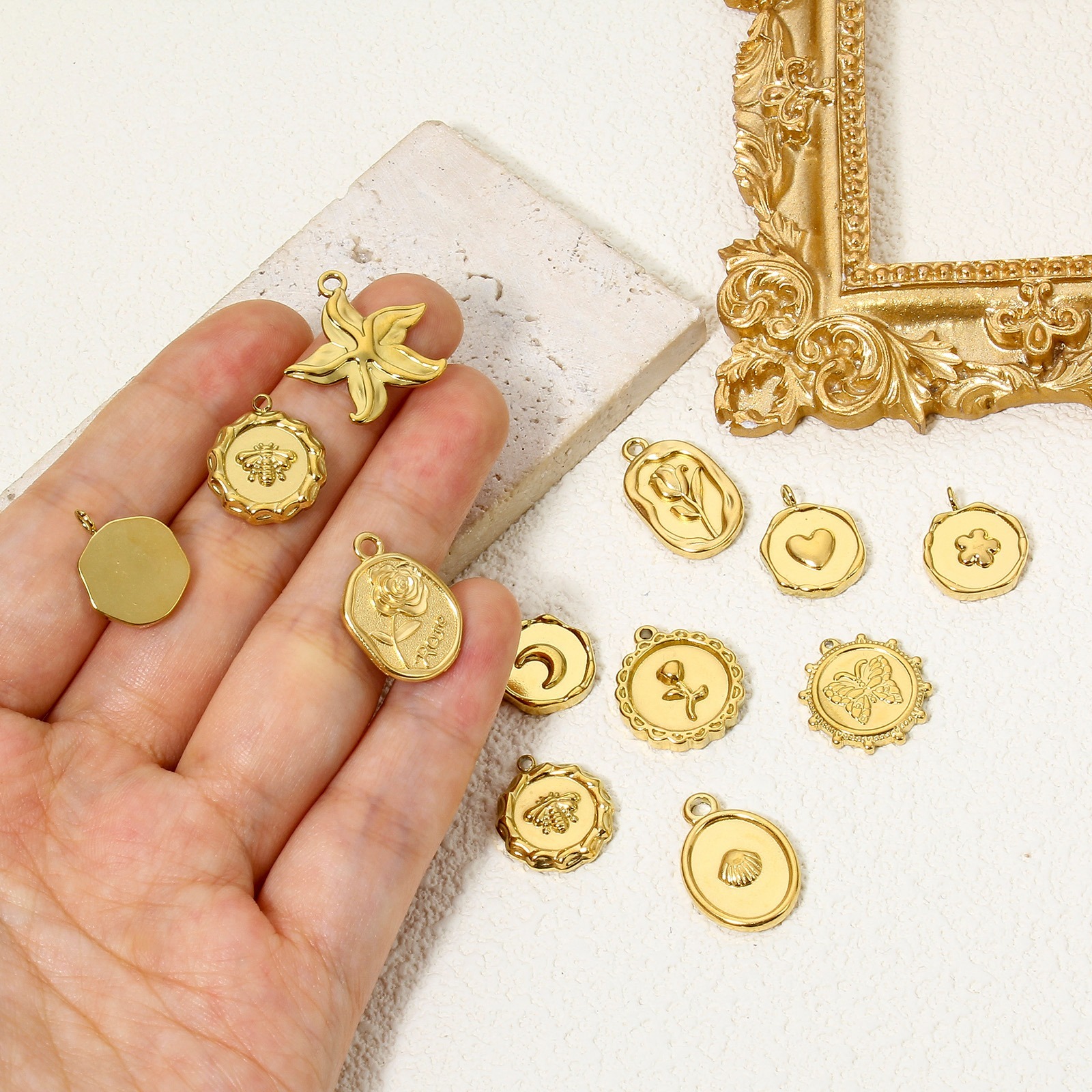 Picture of Vacuum Plating 304 Stainless Steel Stylish Charms Gold Plated Round Moon