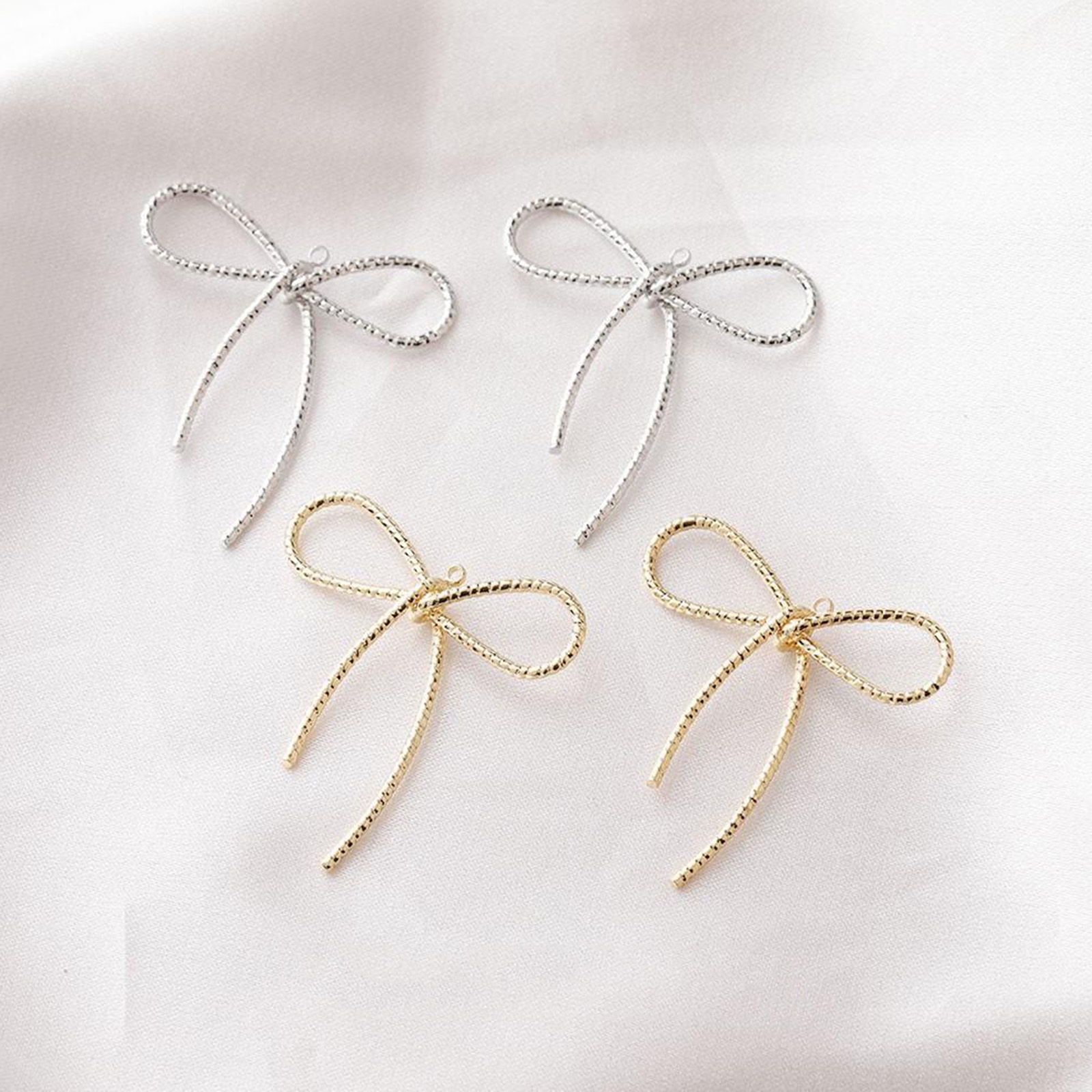 Immagine di 2 Pz Ottone Abiti Ciondoli Pendenti Cravatta a Farfalla Multicolore Filigrana 3.3cm x 3cm