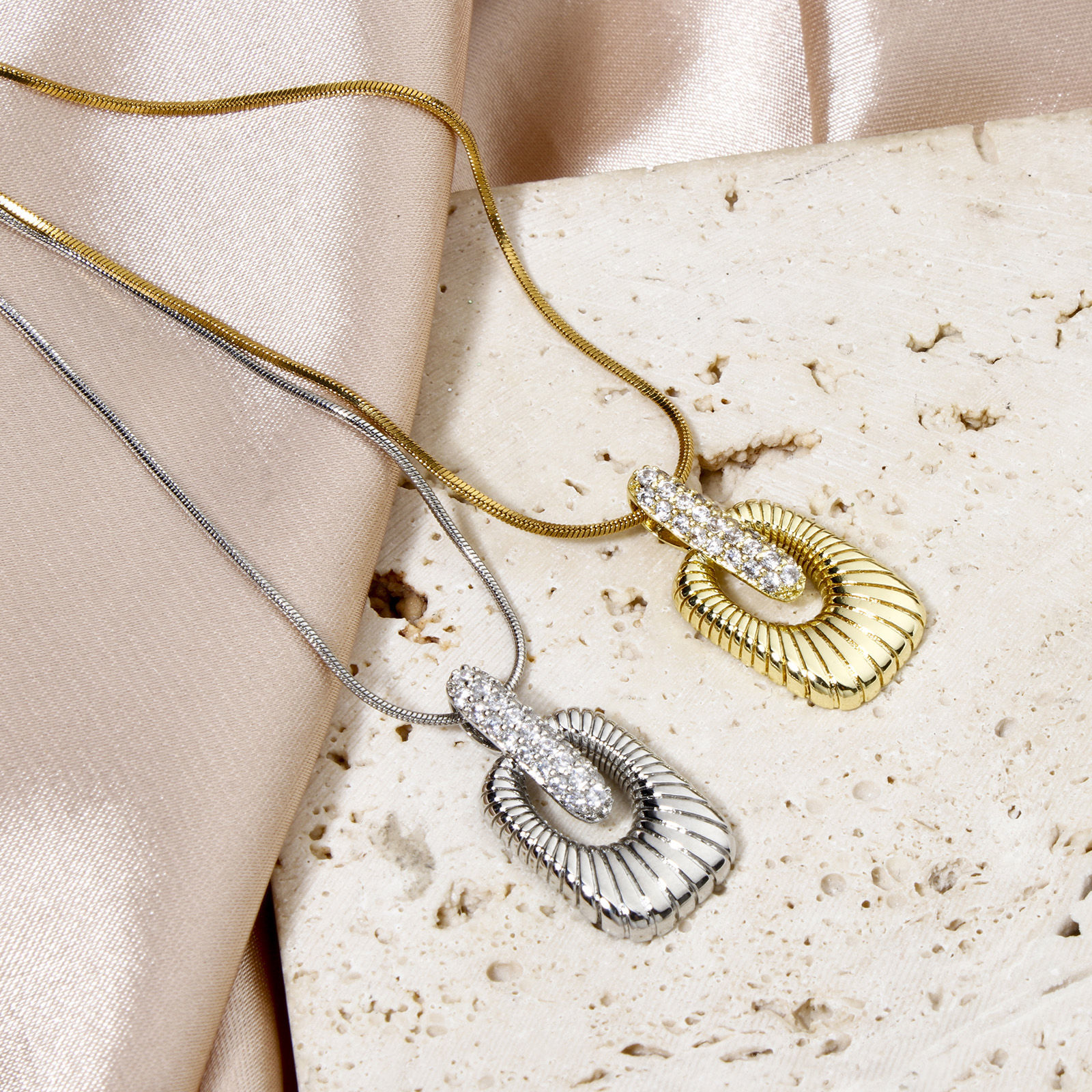 Изображение 1 ШТ Латунь Геометрический Подвески Прямоугольник Разноцветный С Полосами ажурная резьба Прозрачный Искусственный Циркон 24мм x 13мм