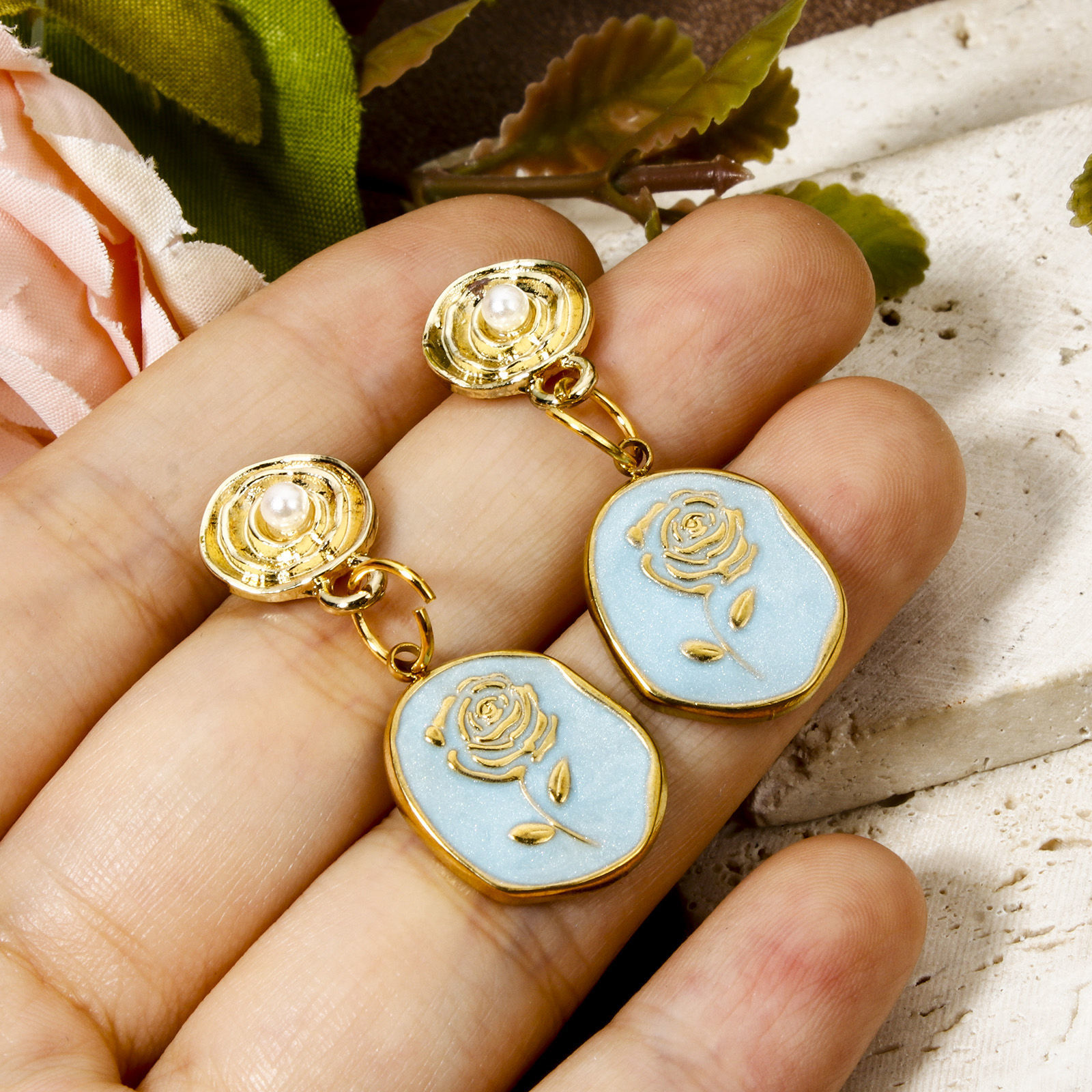 Picture of Vacuum Plating 304 Stainless Steel Charms 18K Gold Plated Oval Flower Enamel
