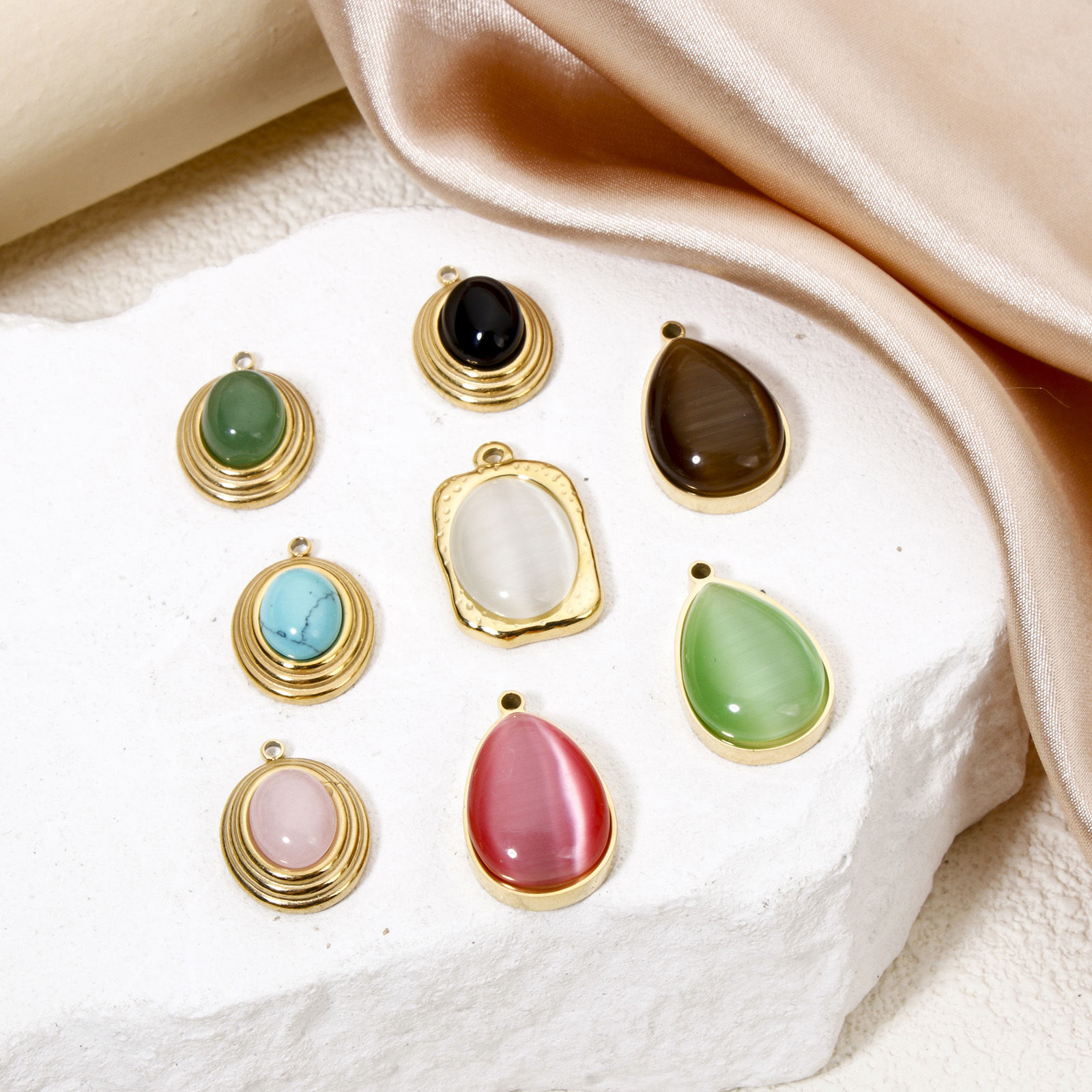 Bild von 1 Stück Umweltfreundliche Vakuumbeschichtung Edelstahl 304 & Katzenaugenglas Böhmischer Stil Charms Tropfen Vergoldet Bunt