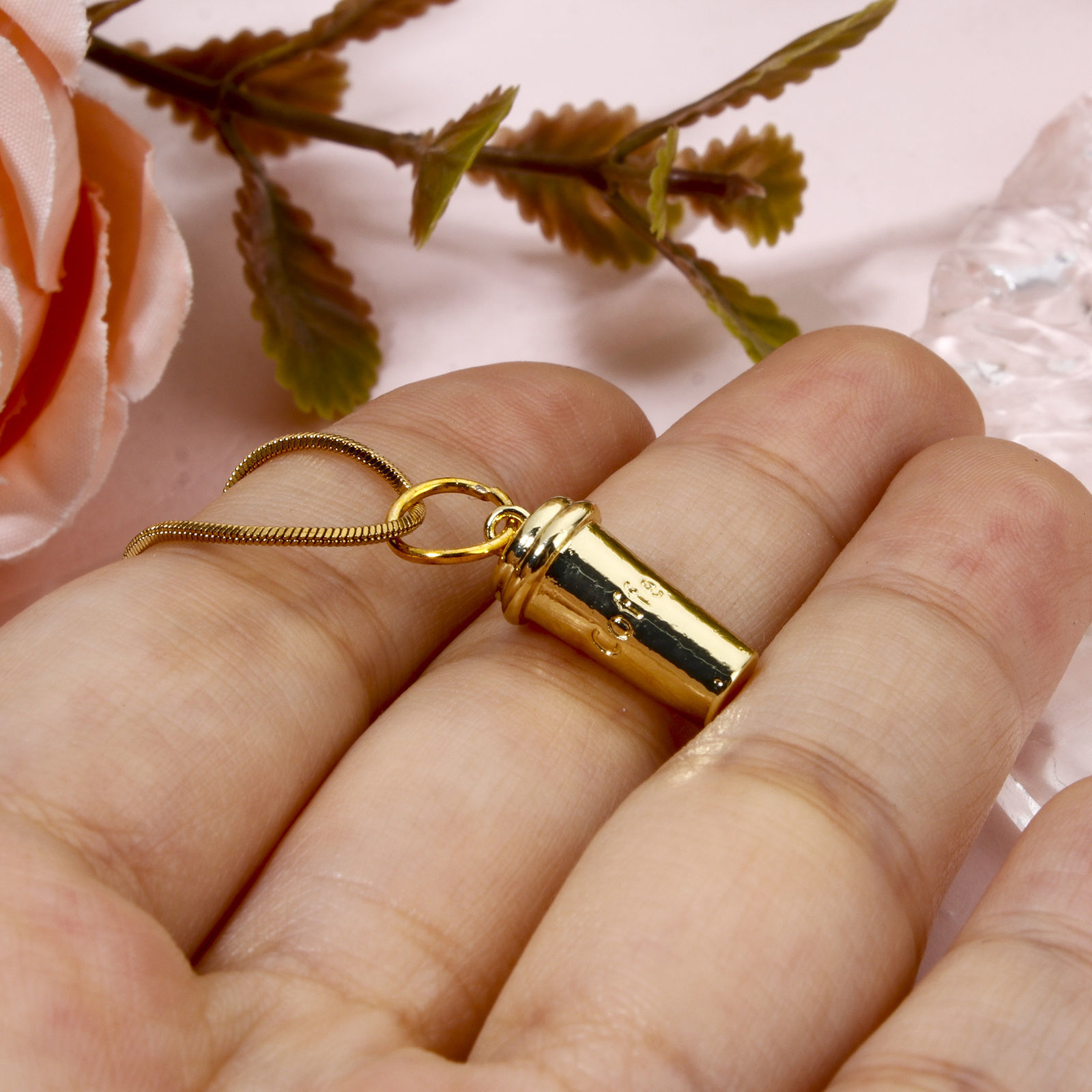 1 個 真鍮 チャーム カップ 多色 コーヒー 文字「 COFFEE」 3D 16.5mmx 8mm、 の画像