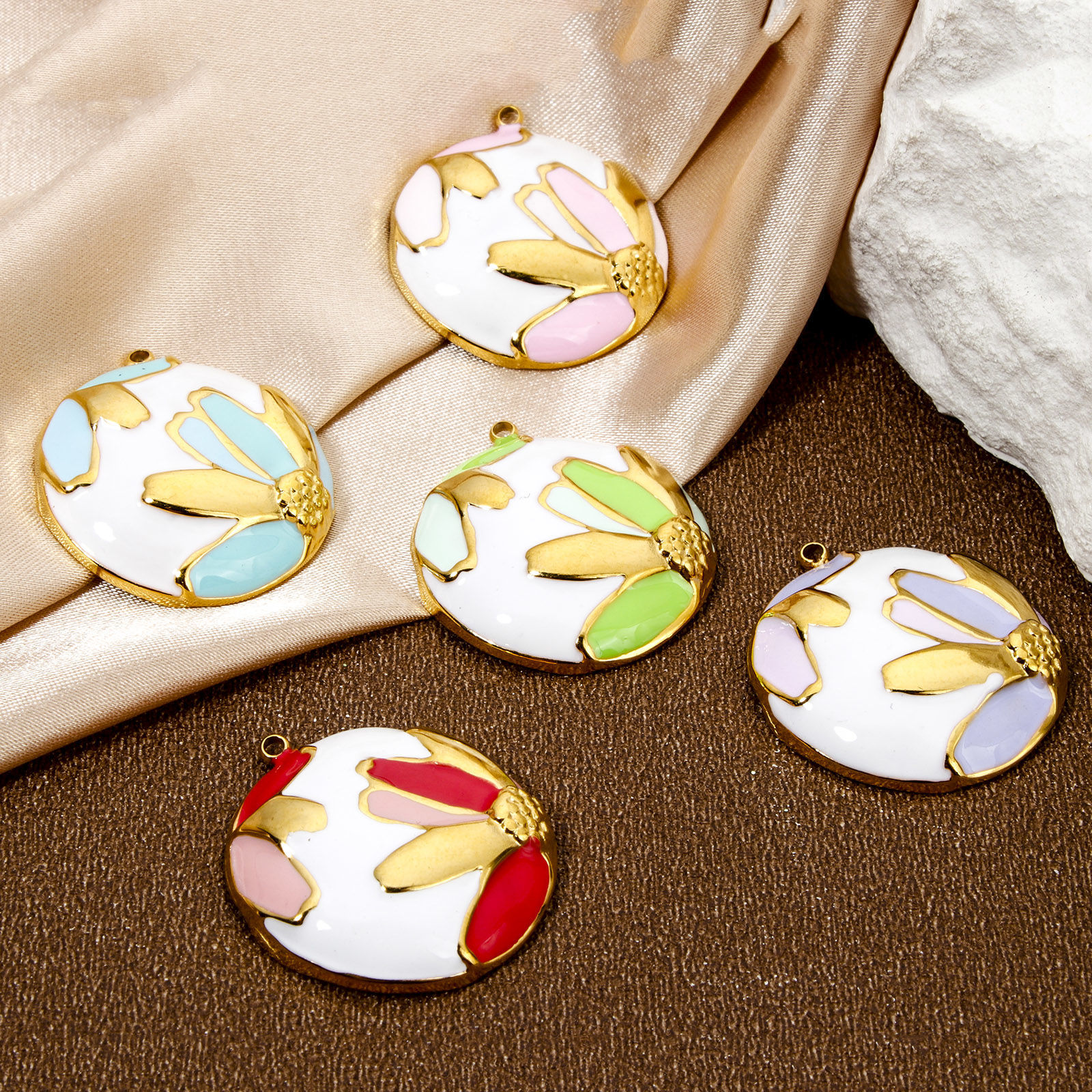 Picture of Eco-friendly Vacuum Plating 304 Stainless Steel Flora Collection Pendants Gold Plated Enamel