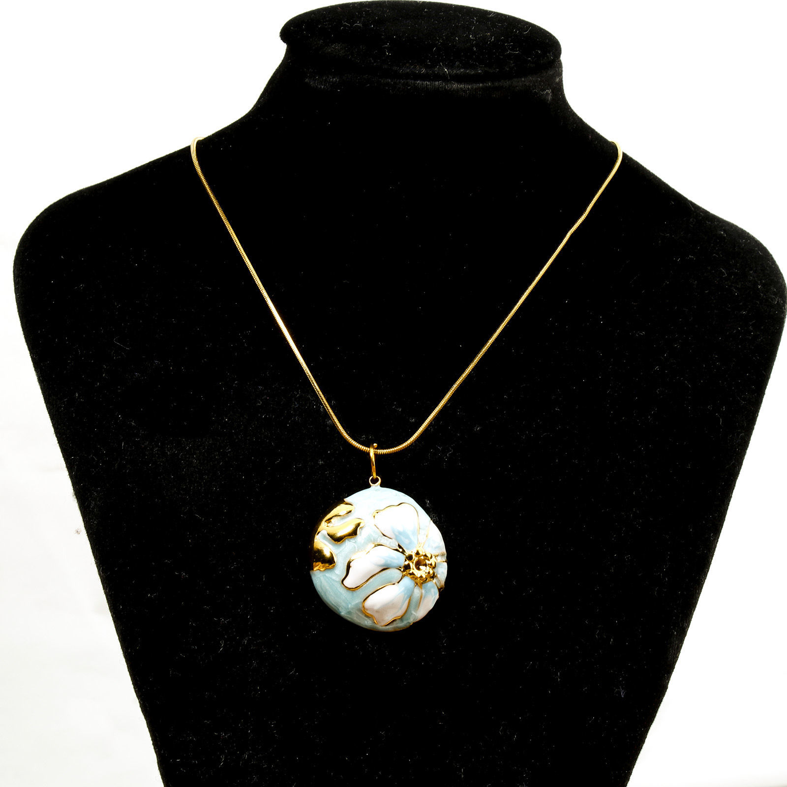 Picture of Eco-friendly Vacuum Plating 304 Stainless Steel & Rhinestone Flora Collection Charmes Gold Plated Round Disc Enamel
