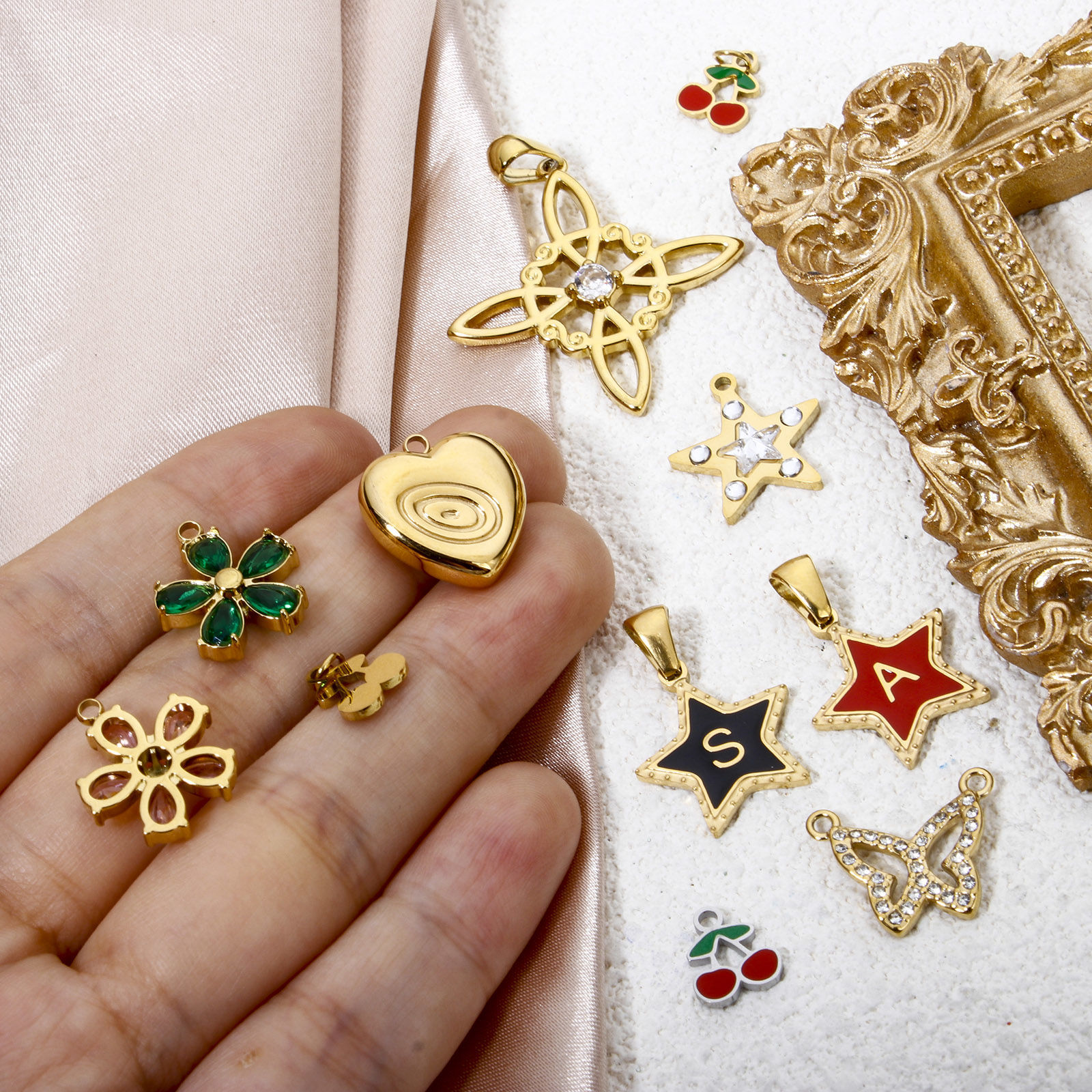 Bild von Umweltfreundliche Vakuumbeschichtung 304 Edelstahl Charm-Anhänger Schmetterling Vergoldet Pentagramm Bunt Strass