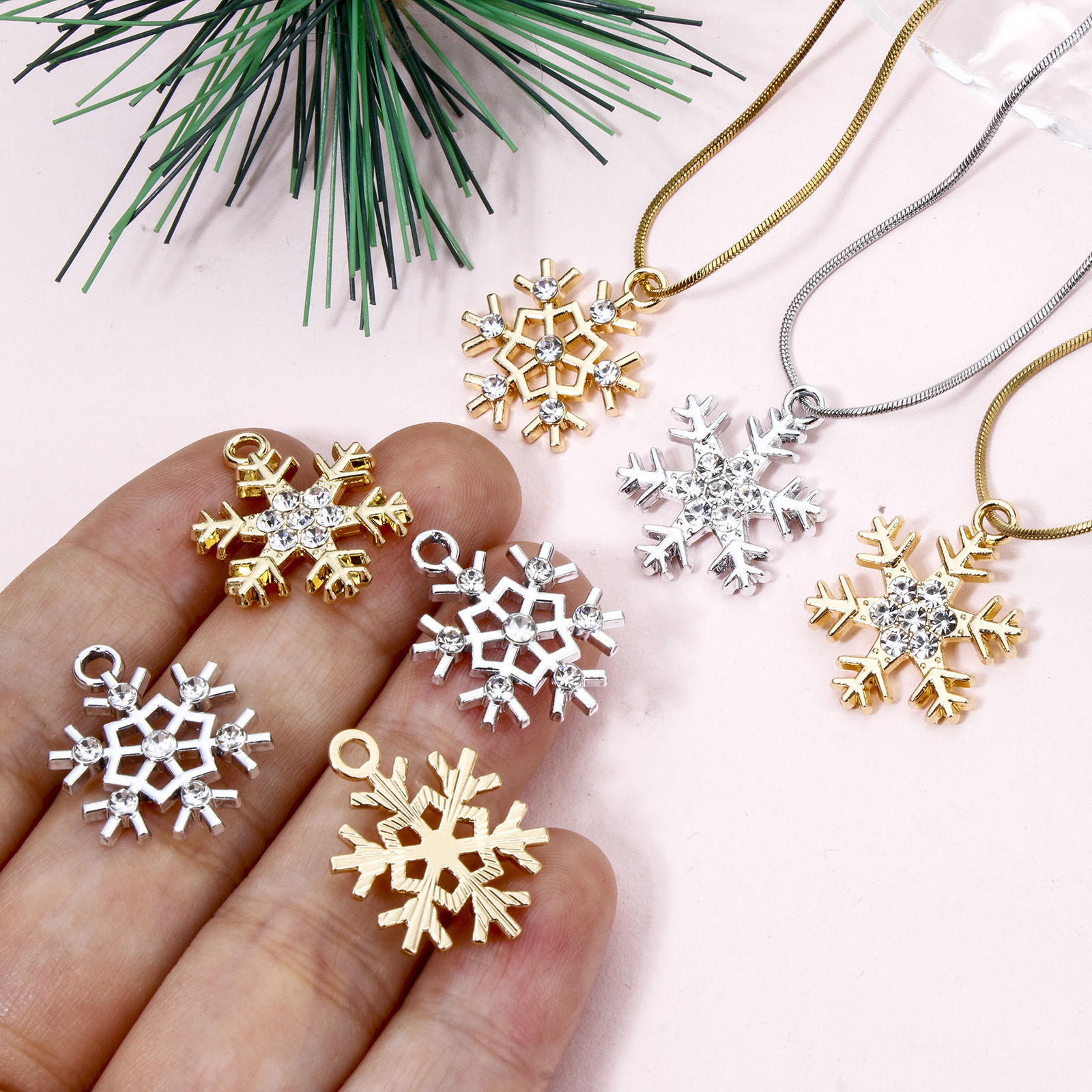Изображение 10 ШТ Цинковый Сплав Бижутерия усыпанная мелким фианит Подвески Разноцветный Рождественские снежинка Прозрачный Страз