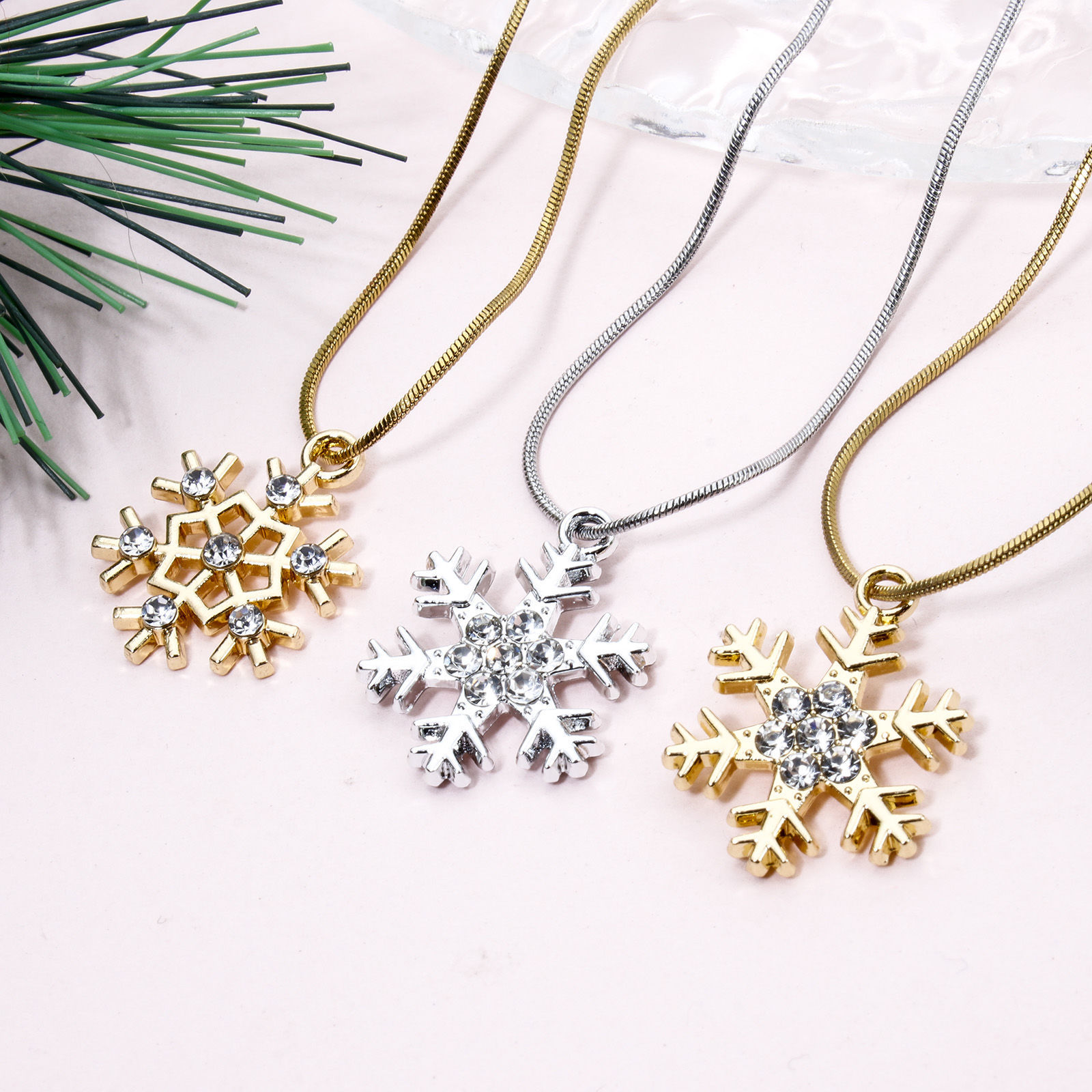 Изображение 10 ШТ Цинковый Сплав Бижутерия усыпанная мелким фианит Подвески Разноцветный Рождественские снежинка Прозрачный Страз