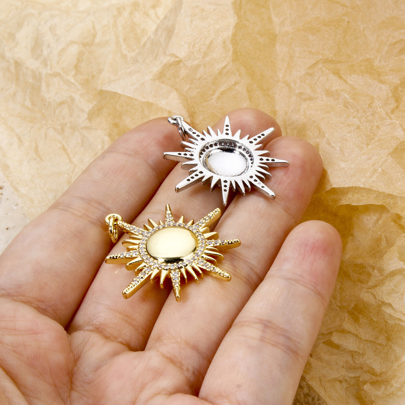 Imagen de 1 Unidad Respetuoso del Medio Ambiente Latón Galaxia Colgantes Sol Oro Real Chapado Micro Pave Claro Circón Artificial 3.4cm x 2.8cm