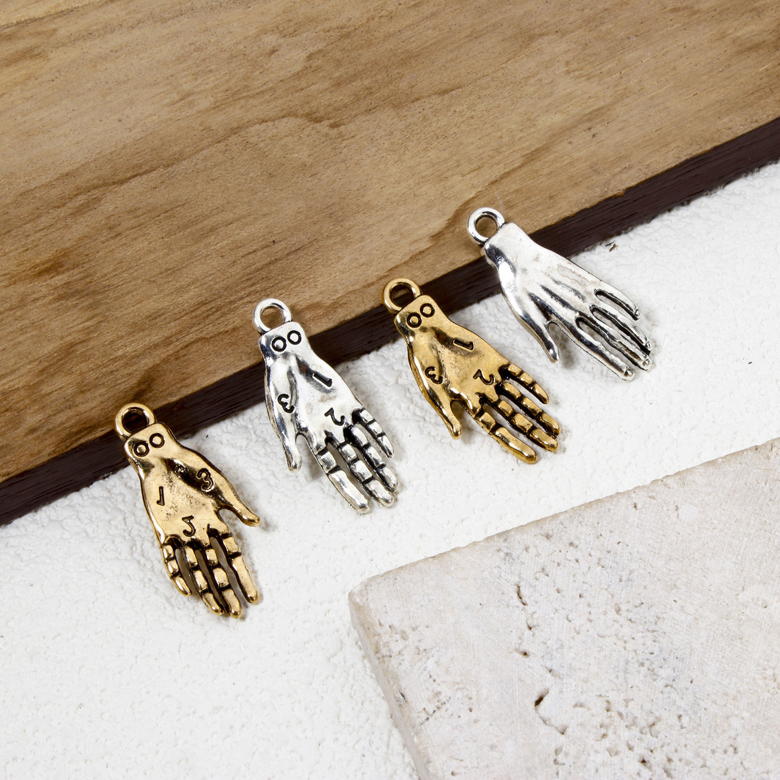 Picture of Zinc Based Alloy Pendants Hand 3D 3cm x 1.3cm