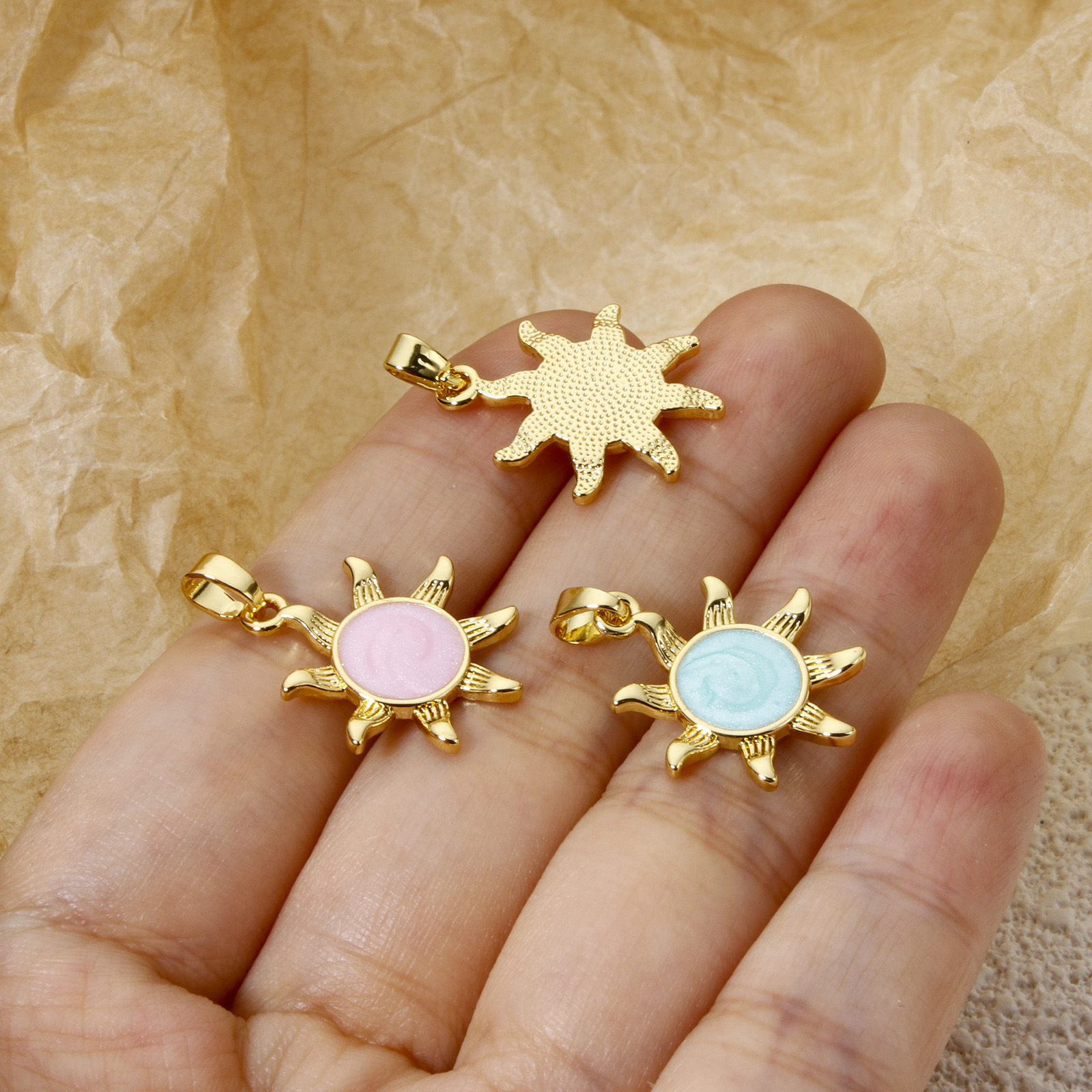 Image de 2 Pcs Pendentif Breloque Galaxie en Laiton Plaqué Or Véritable Perlaire Soleil Émail 25mm x 18mm