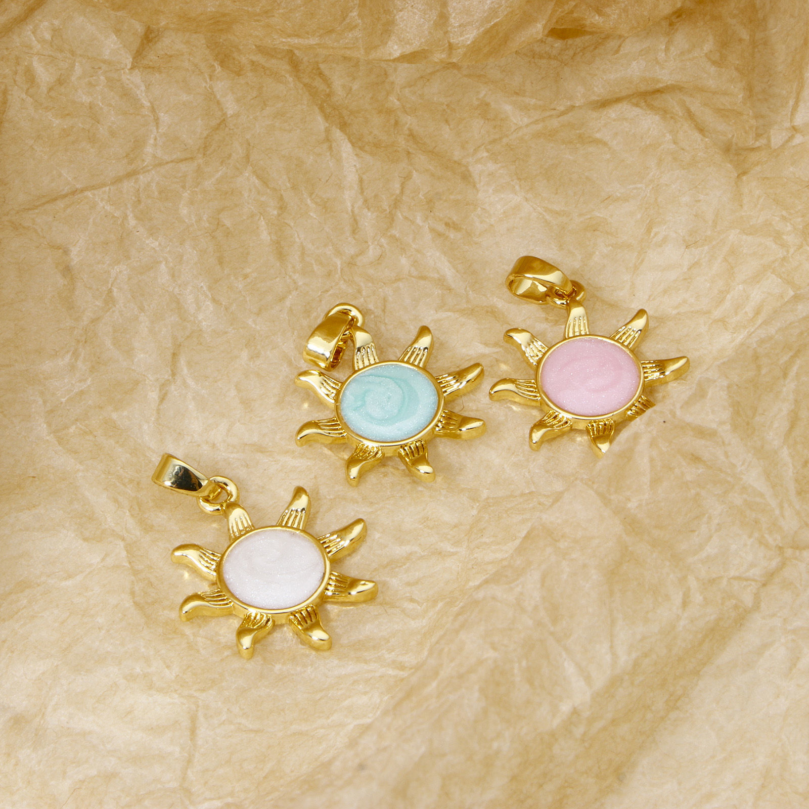 Image de 2 Pcs Pendentif Breloque Galaxie en Laiton Plaqué Or Véritable Perlaire Soleil Émail 25mm x 18mm