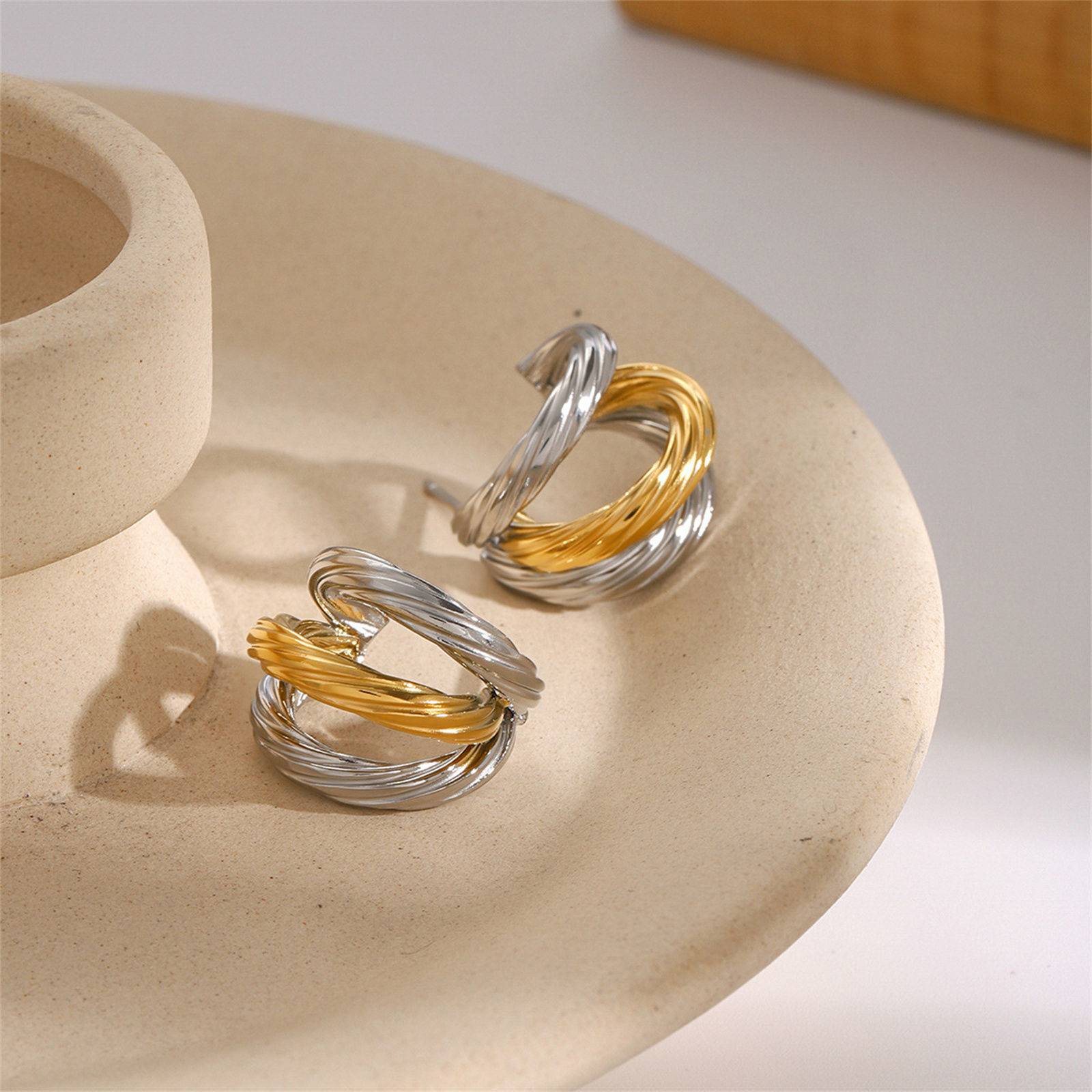 Изображение 1 Пара Экологичный Инс Стиль 18K настоящее золото с покрытием + Серебряный Тон 304 Нержавеющая Сталь Серьги Шпильки