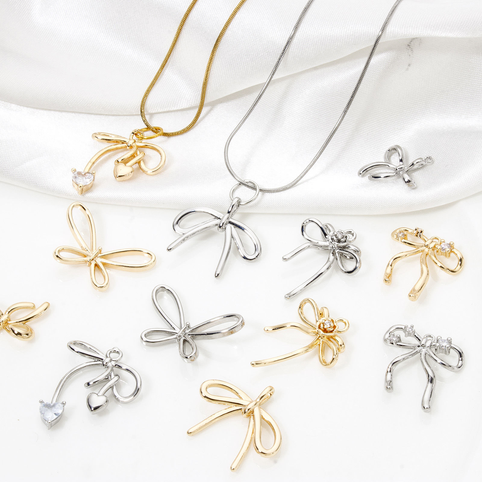 Image de 2 Pcs Breloques Vêtements en Laiton Respectueux de la Nature Nœuds Papillon Plaqué Or Véritable à Zircone Cubique Clair