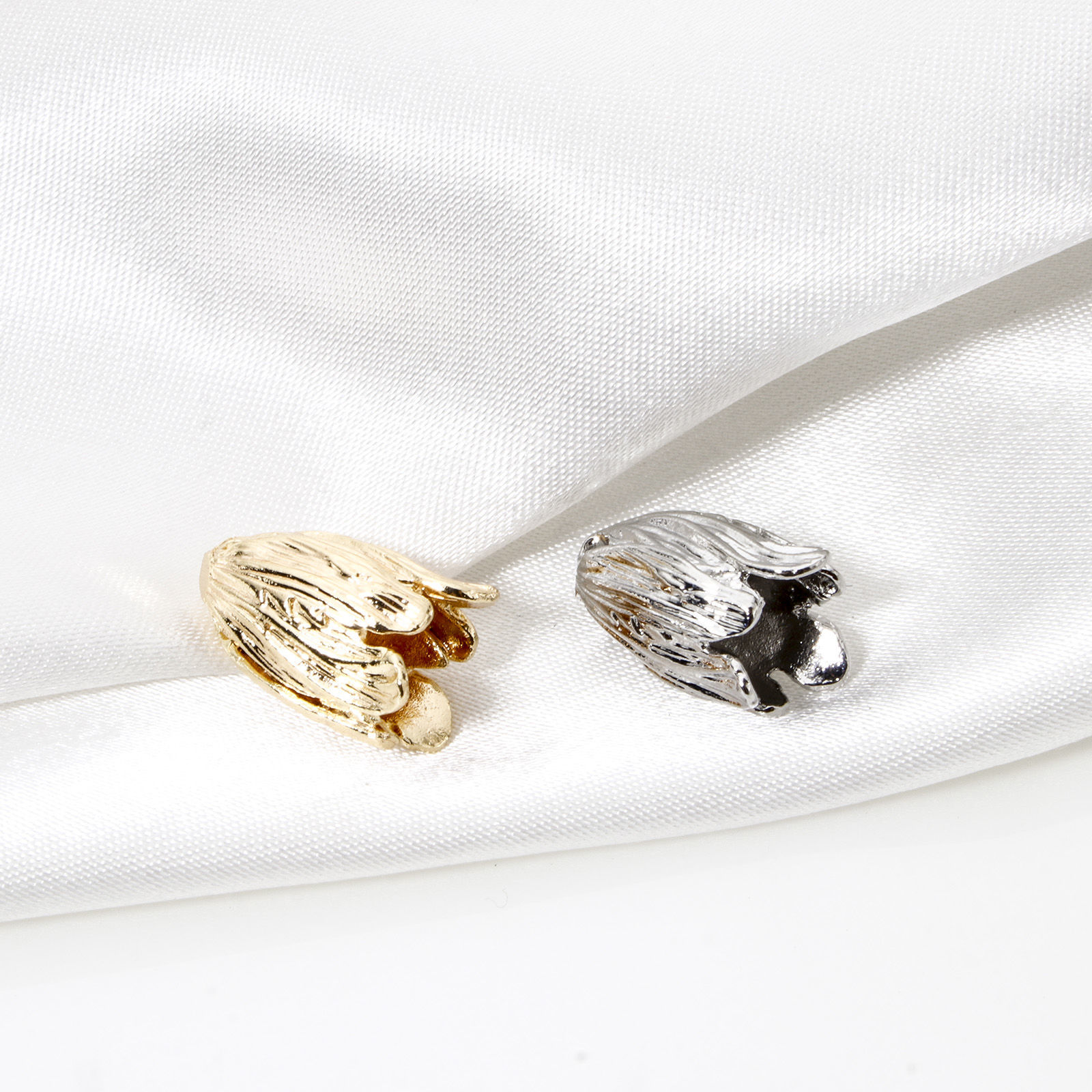 Picture of Eco-friendly Brass Charmes Real Gold Plated Tulip Flower 3D 16mm x 10mm
