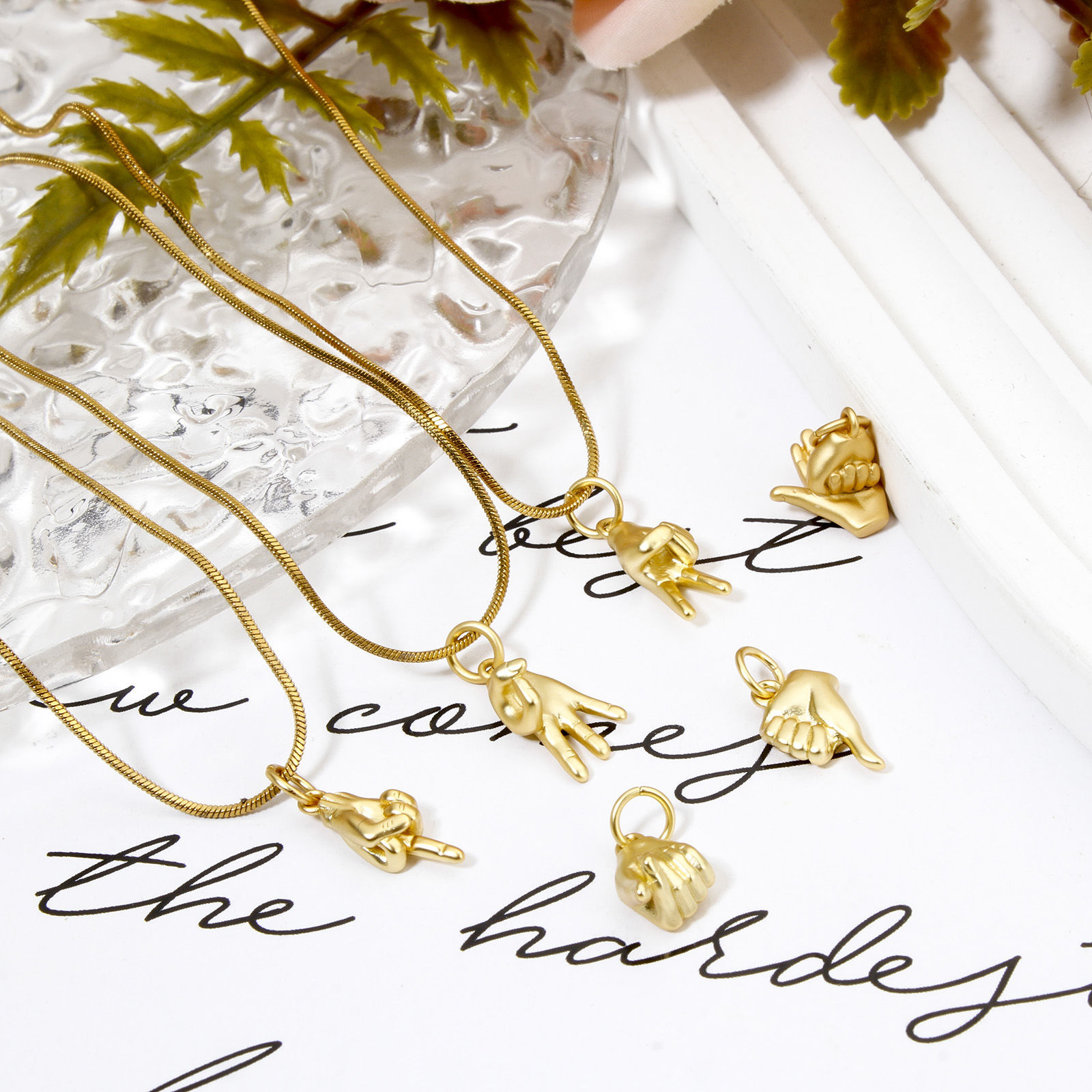 Imagen de 2 Unidades Respetuoso del Medio Ambiente Latón Colgantes Manoteo Oro Real Chapado 3D