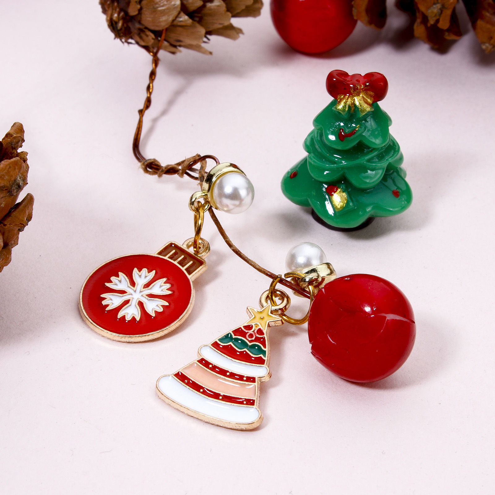 Imagen de 20 Unidades Zamak Navidad Colgantes Chapado en Oro Multicolor Esmalte
