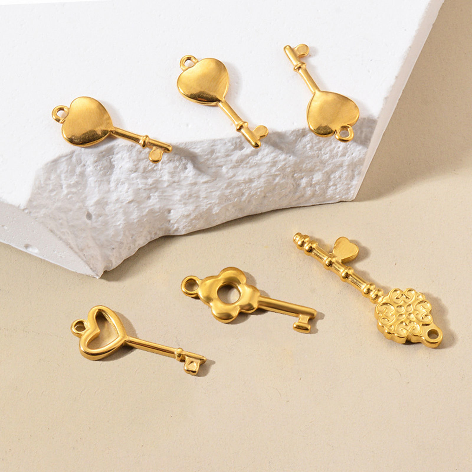 2 個 304ステンレス鋼 チャーム キー 多色 ハート の画像