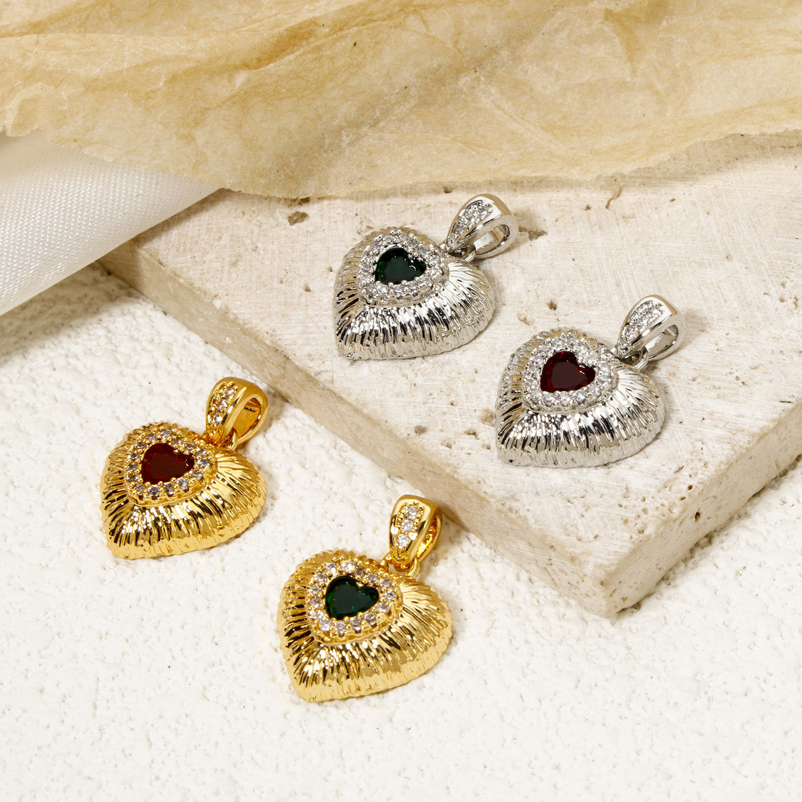 Изображение 2 ШТ Латунь День святого Валентина Подвески Сердце Разноцветный Текстура Бижутерия усыпанная мелким фианит Прозрачный Искусственный Циркон 20мм x 15мм