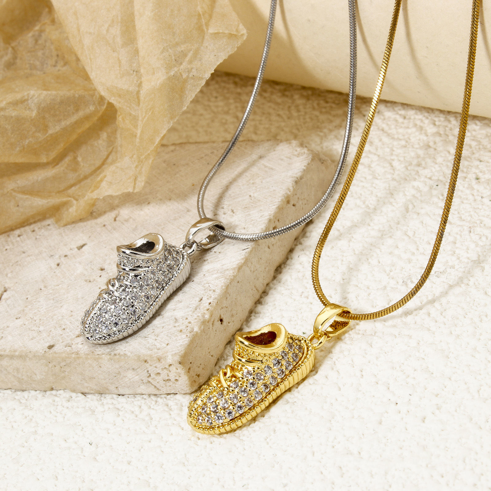 Изображение 1 ШТ Латунь Бижутерия усыпанная мелким фианит Подвески Туфли Разноцветный Трехмерный Прозрачный Искусственный Циркон 26мм x 9мм