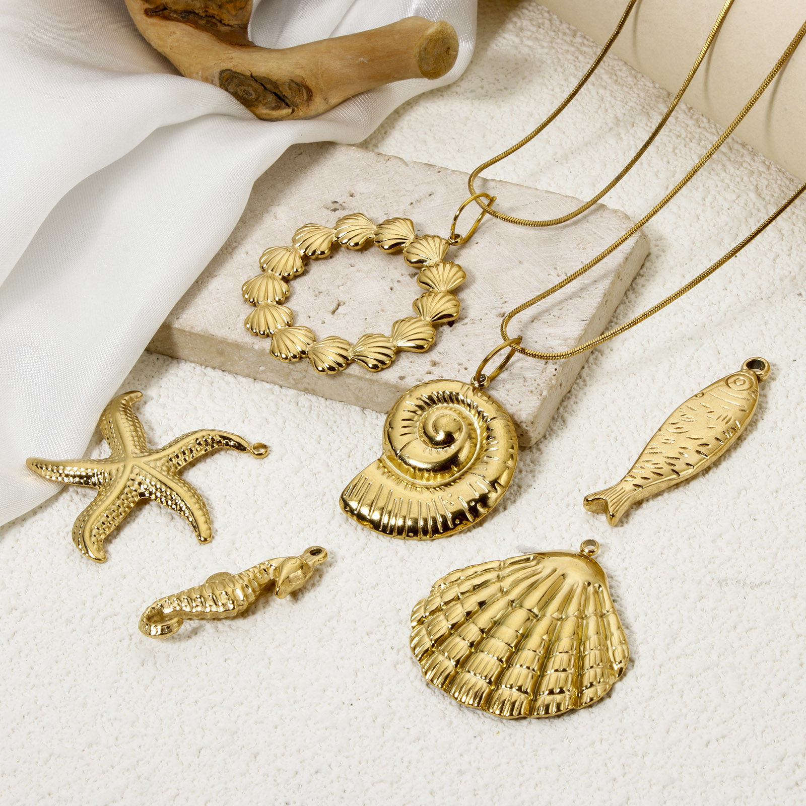 Picture of Eco-friendly Vacuum Plating 304 Stainless Steel Ocean Jewelry Pendants 18K Real Gold Plated Seahorse Animal Shell 3D