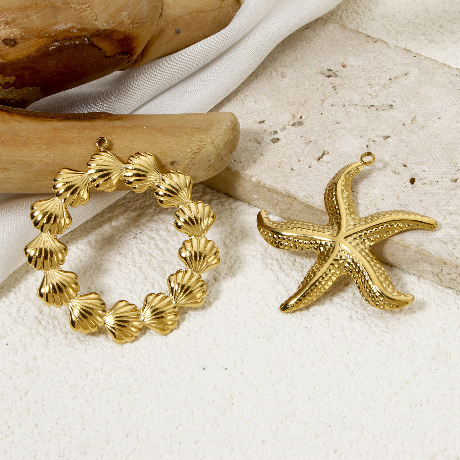 Picture of Eco-friendly Vacuum Plating 304 Stainless Steel Ocean Jewelry Pendants 18K Real Gold Plated Seahorse Animal Shell 3D
