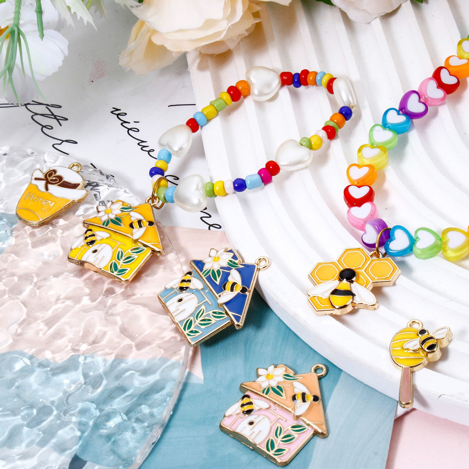 Imagen de 10 Unidades Zamak Insecto Colgantes Chapado en Oro Multicolor Casa Abeja Esmalte