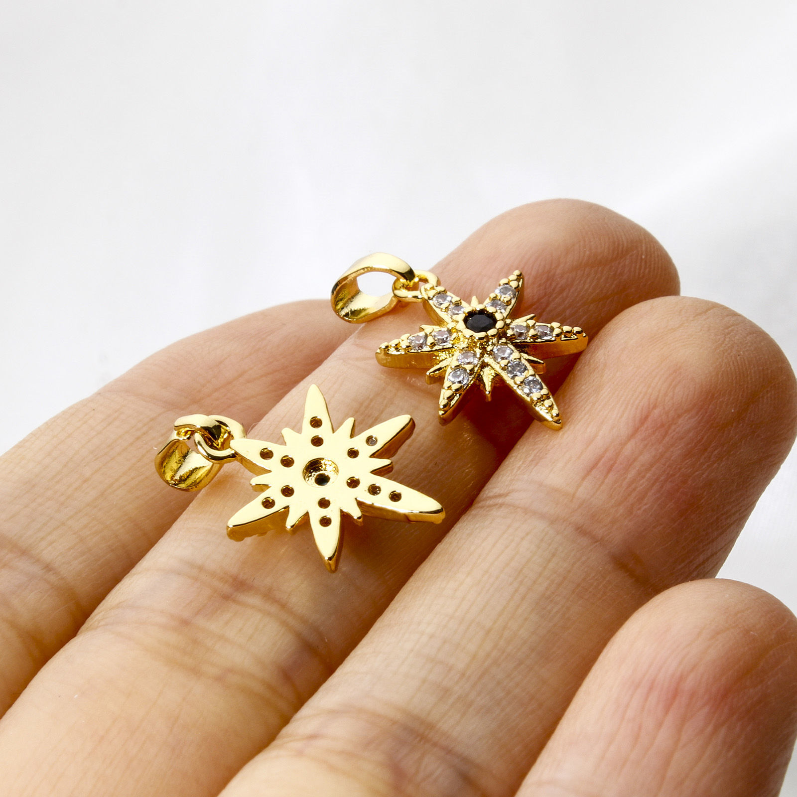 Image de 2 Pcs Pendentif Breloque Galaxie en Laiton Plaqué Or Véritable Etoile Micro Pave à Zircone Cubique Clair 20mm x 11mm