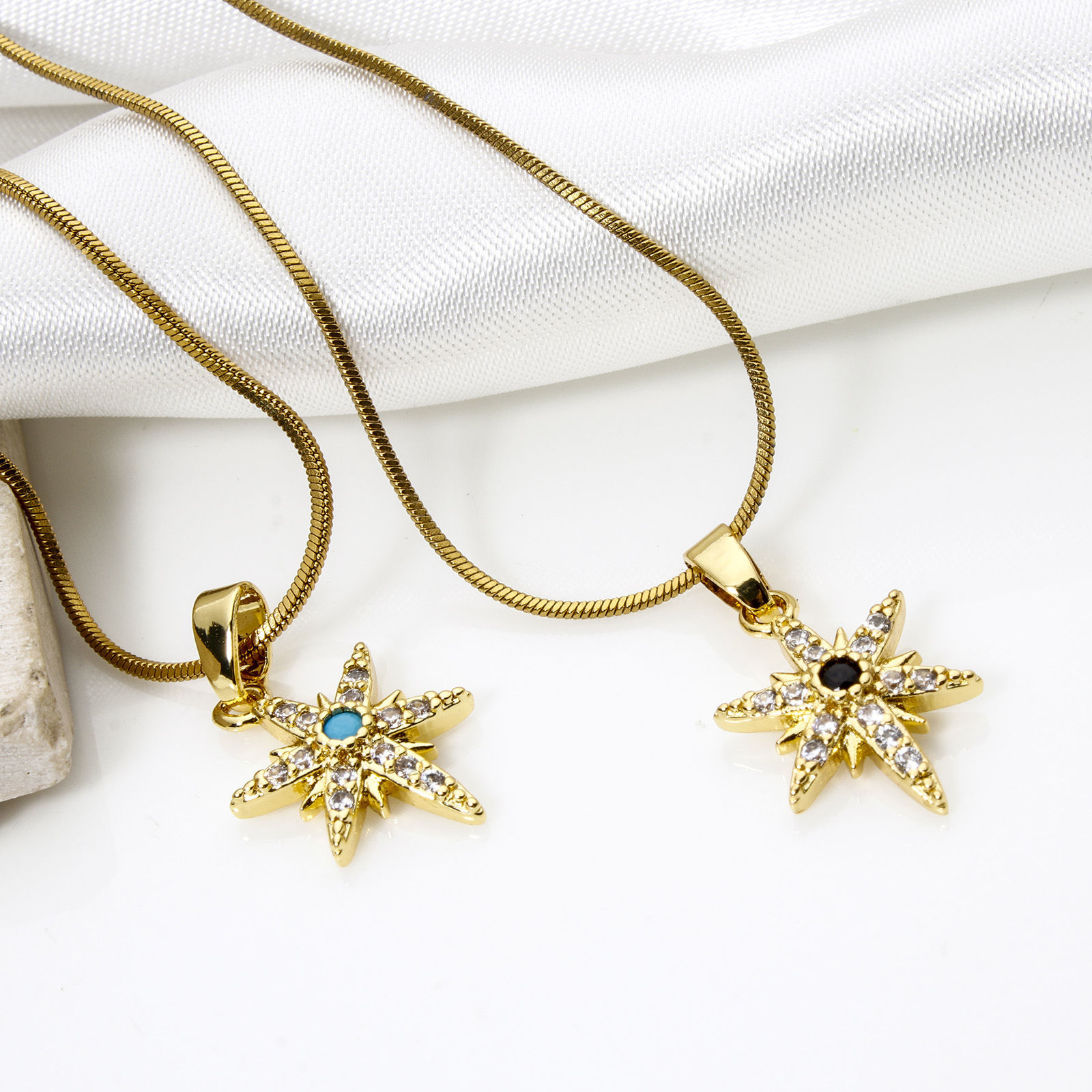 Image de 2 Pcs Pendentif Breloque Galaxie en Laiton Plaqué Or Véritable Etoile Micro Pave à Zircone Cubique Clair 20mm x 11mm