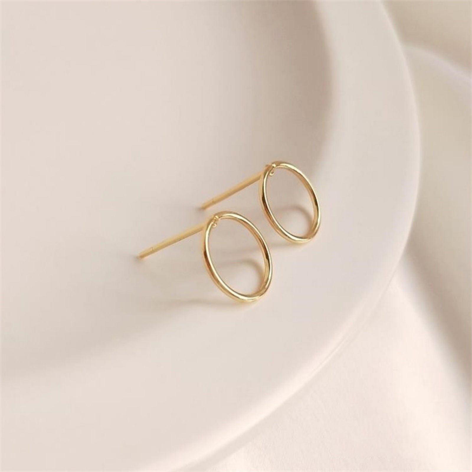 Изображение 1 Пара Экологичный Латунь Серьги Шпильки 14K настоящее золото с покрытием Кольцо 10мм диаметр.