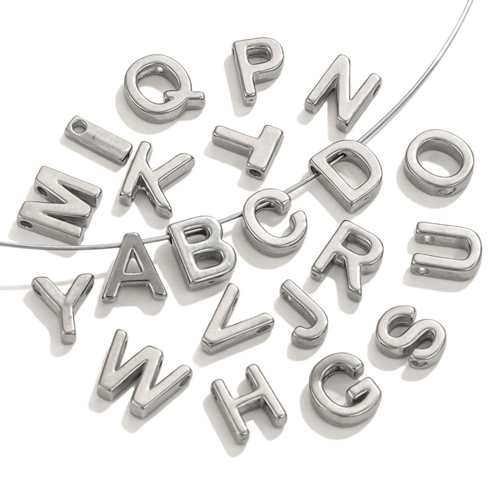 Image de 5 Pcs Breloques en 304 Acier Inoxydable Mini Argent Mat Alphabet Initial/ Lettre Majuscule Gravé Mots" A-Z " Brunissage au Rouleau