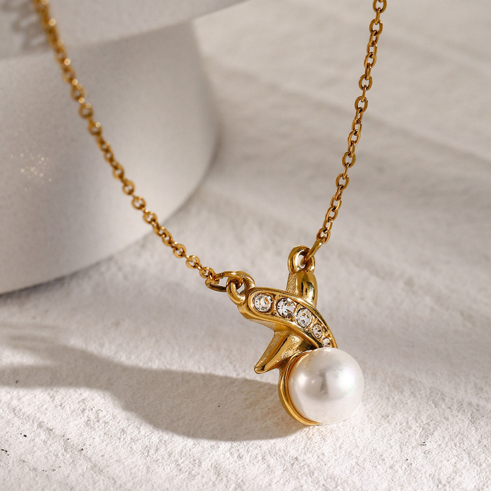 Picture of Eco-friendly PVD Vacuum Plating Dainty Simple 18K Real Gold Plated Stainless Steel Link Cable Chain Imitation Pearl Necklace For Women