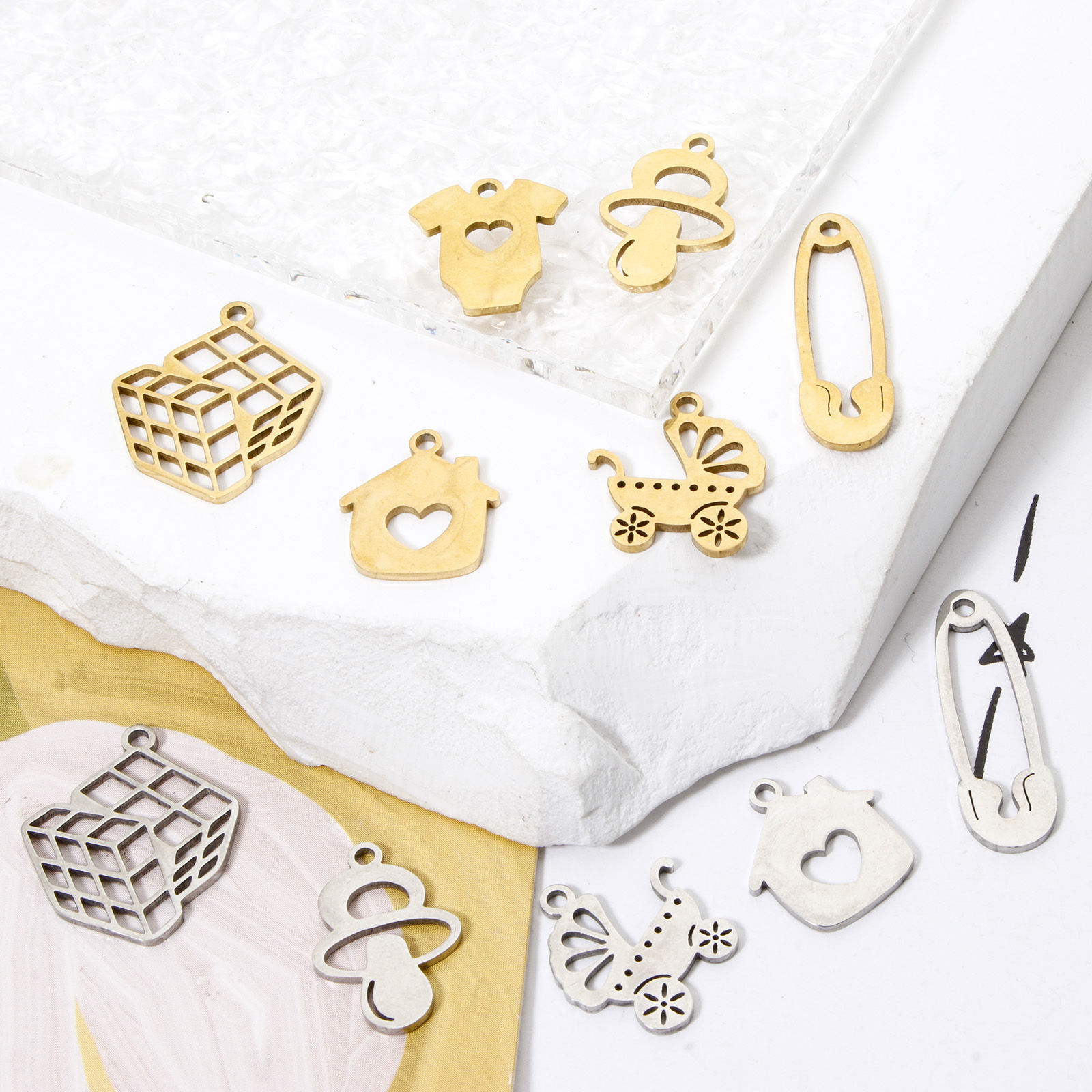 3 個 304ステンレス鋼 チャーム ルービックキューブ マジックキューブ チクビ 透かし の画像