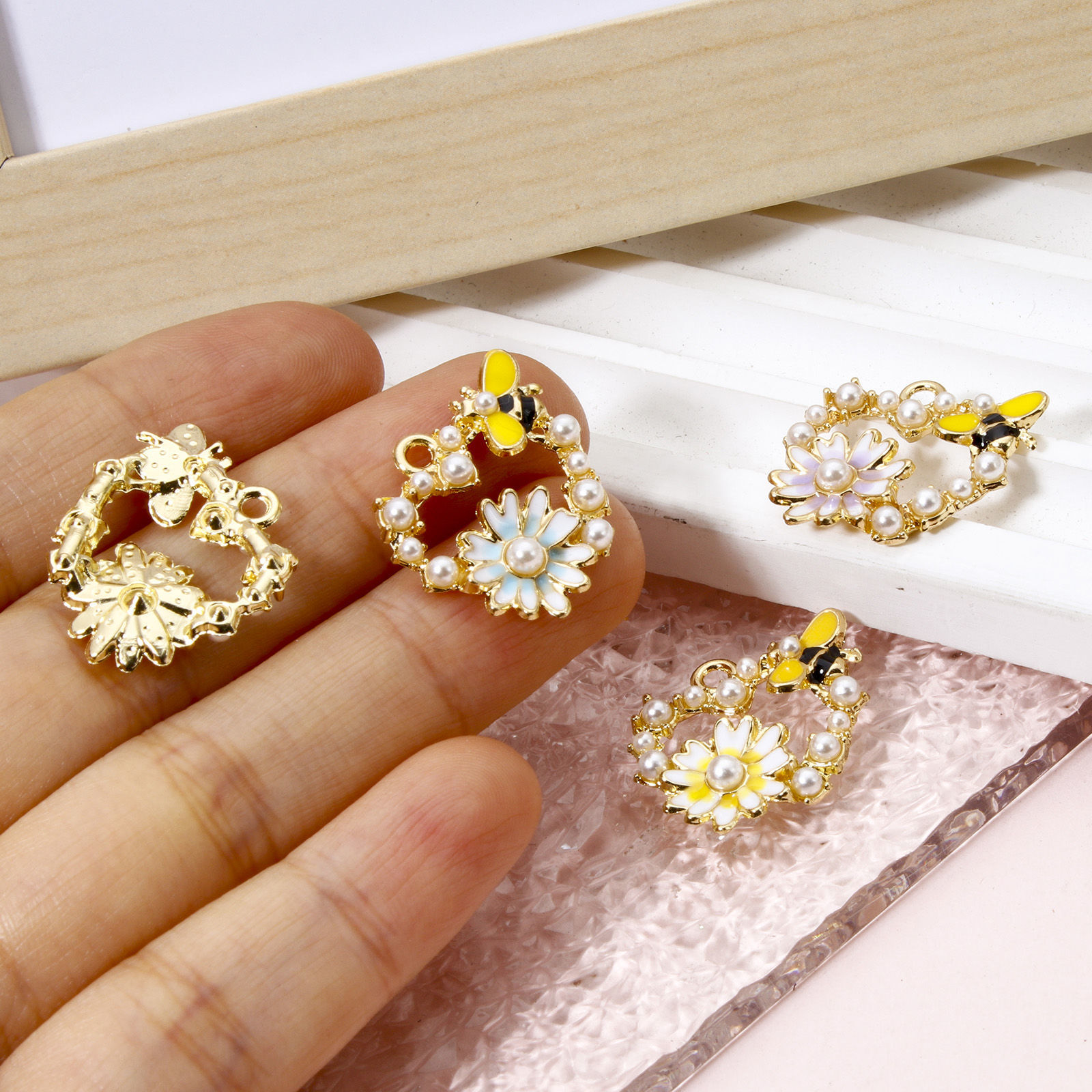 Picture of Zinc Based Alloy Insect Charms Gold Plated Multicolor Heart Bee Enamel 21mm x 19mm