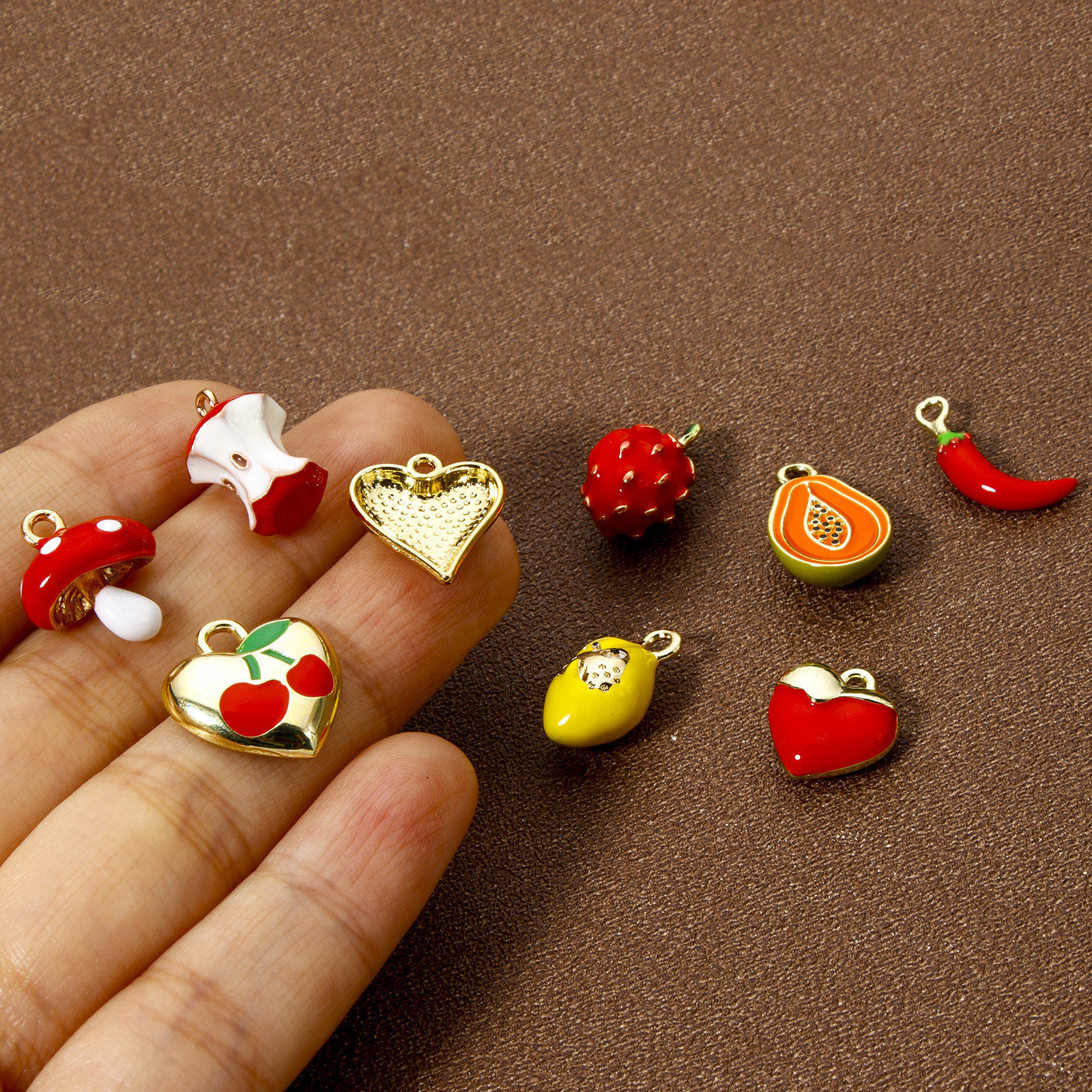 Imagen de 2 Unidades Latón Colgantes Chapado en Oro de 18K Fruta Esmalte