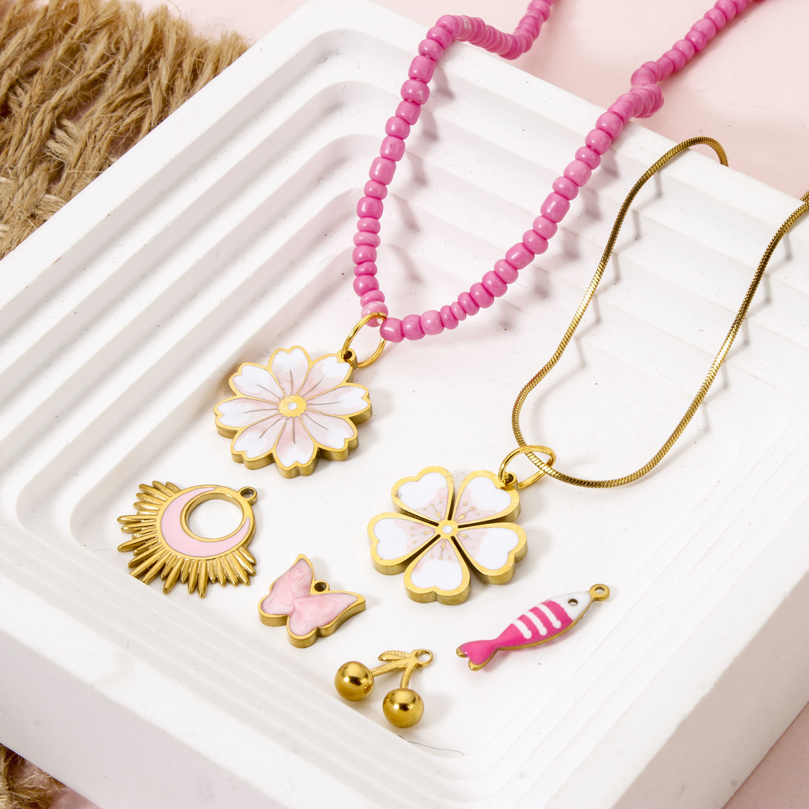 Bild von Umweltfreundliche PVD-Vakuumbeschichtung 304 Edelstahl Charms Brautpaar 18K Echtgold plattiert Japanische Kirschblüte Blume Emaille