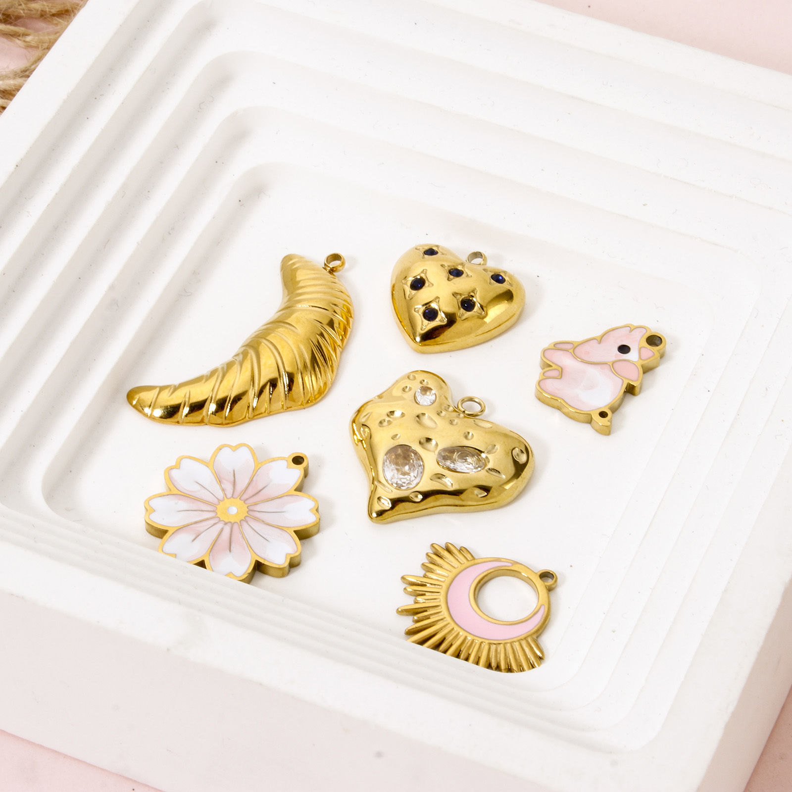 Bild von Umweltfreundliche PVD-Vakuumbeschichtung 304 Edelstahl Charms Brautpaar 18K Echtgold plattiert Japanische Kirschblüte Blume Emaille