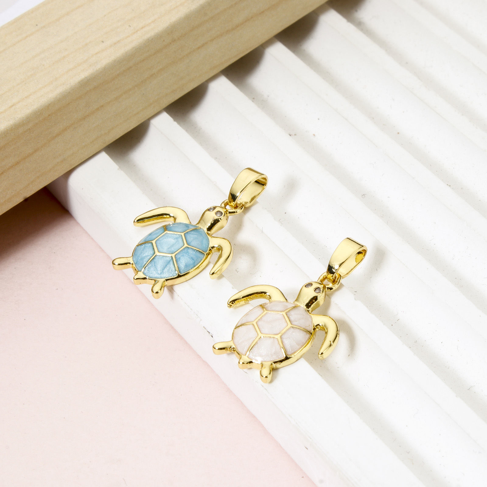 Imagen de 2 Unidades Respetuoso del Medio Ambiente Latón Joyería del océano Colgantes Charms 18K Oro Real Chapado Tortuga Marina Esmalte 22mm x 15mm