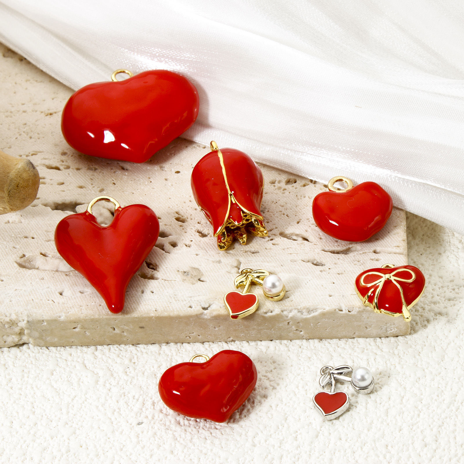 Imagen de 1 Unidad Latón 3D Colgantes Multicolor Rojo Corazón Flor Esmalte