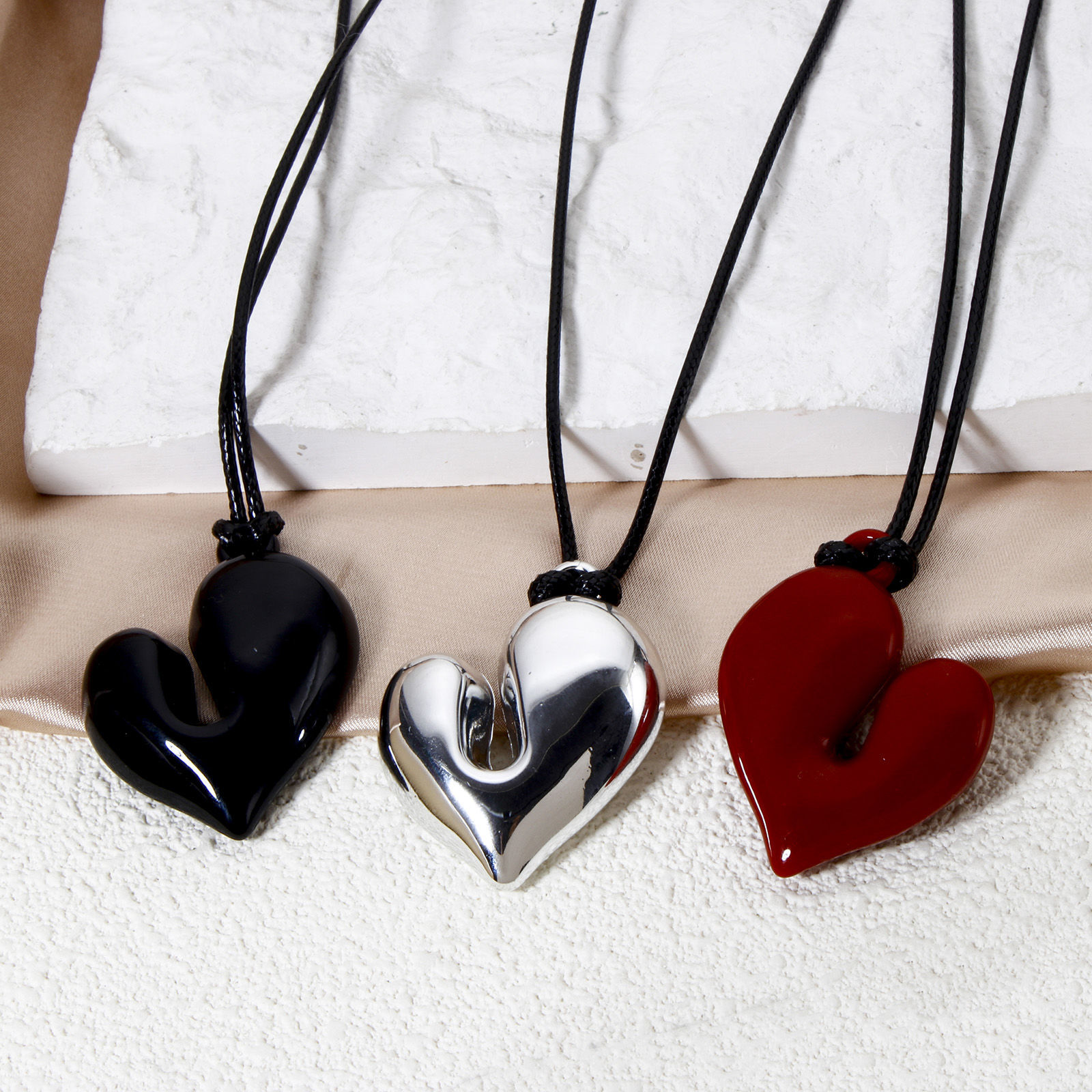 Imagen de 1 Unidad Acrílico día de San Valentín Collar Jersey/Suéter Cadena larga Corazón 110cm longitud