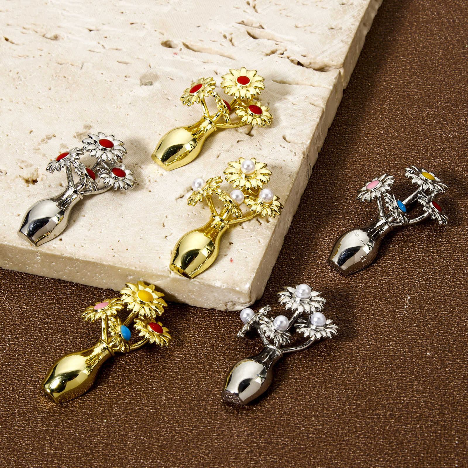 Picture of Brass Flora Collection Pendants Multicolor Sunflower Flower Vase 3cm x 1.8cm