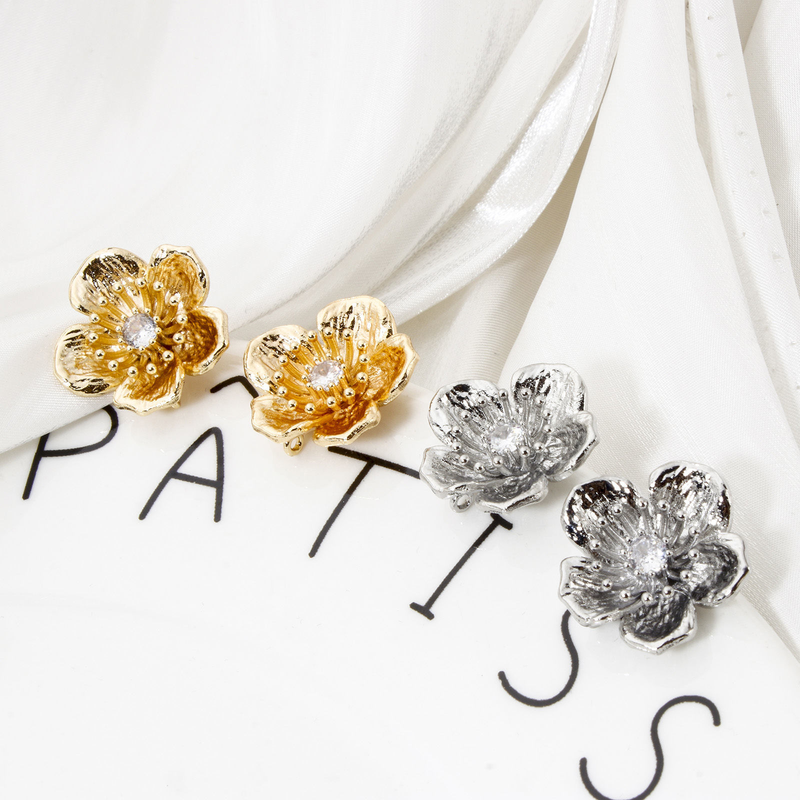 Picture of Eco-friendly Brass Flora Collection Ear Post Stud Earrings Real Gold Plated Flower Clear Cubic Zirconia With Loop 21mm x 21mm