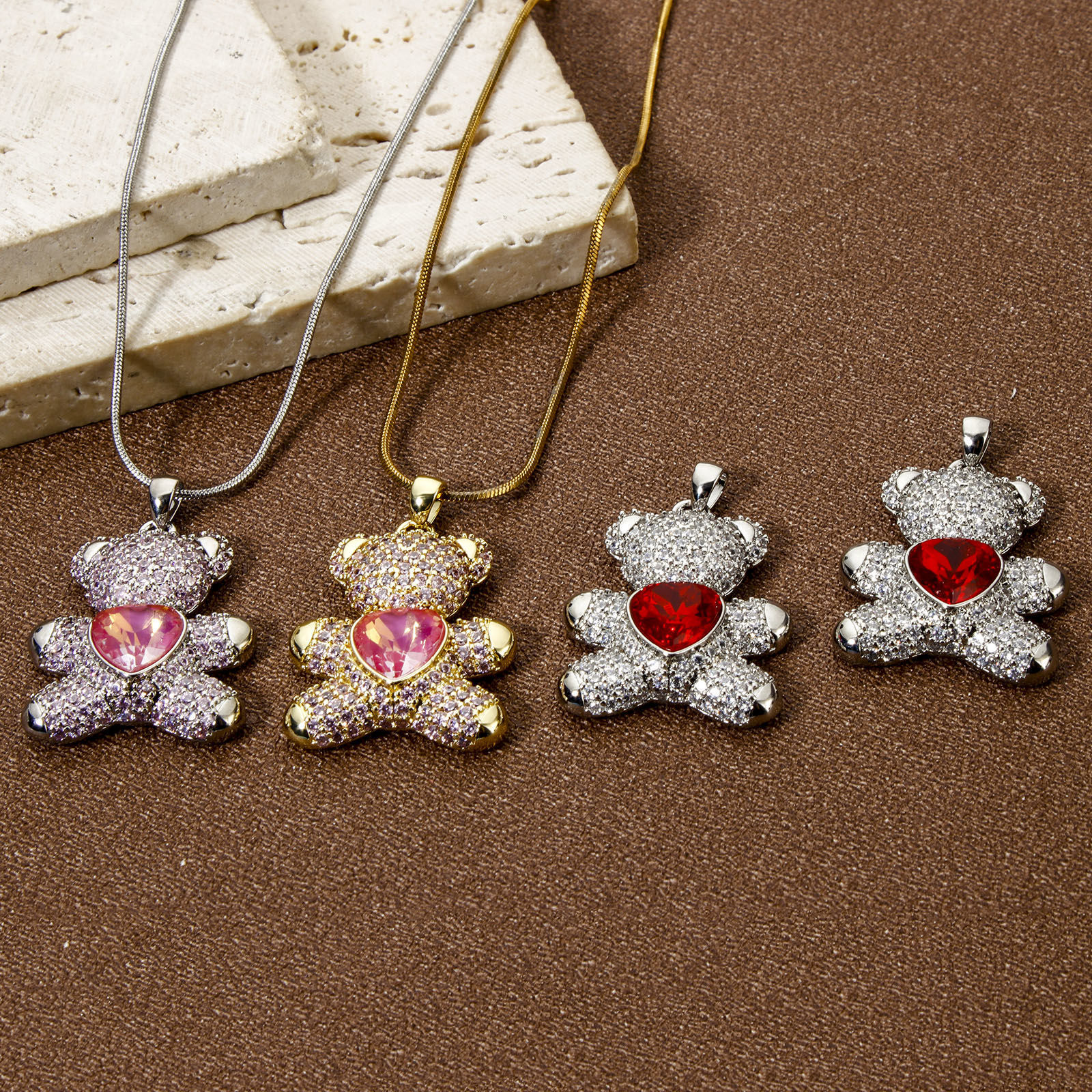 Изображение 1 ШТ Экологичный Латунь Подвески настоящее золото с покрытием Медведь Бижутерия усыпанная мелким фианит 3.1см x 2.1см