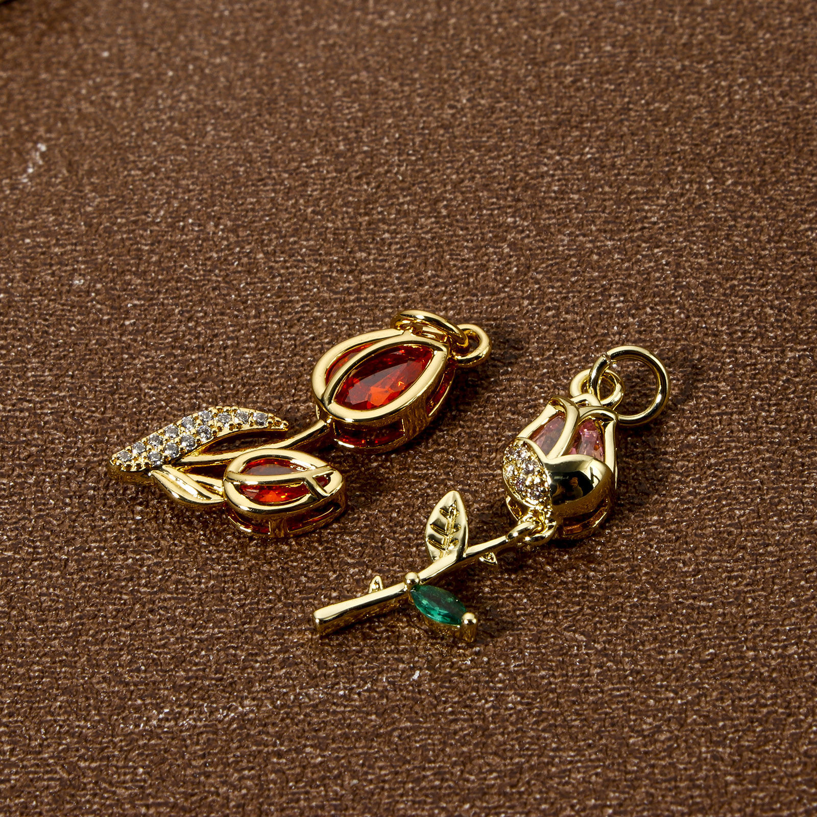 Imagen de 1 Unidad Respetuoso del Medio Ambiente Latón Colección Flora 18K Oro Real Chapado Flor de Tulipán Micro Pave