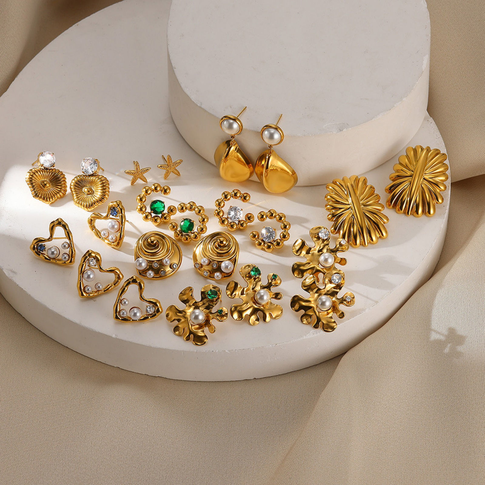 Picture of Eco-friendly PVD Vacuum Plating Stylish 18K Gold Plated 304 Stainless Steel Ear Post Stud Earrings For Women Valentine's Day