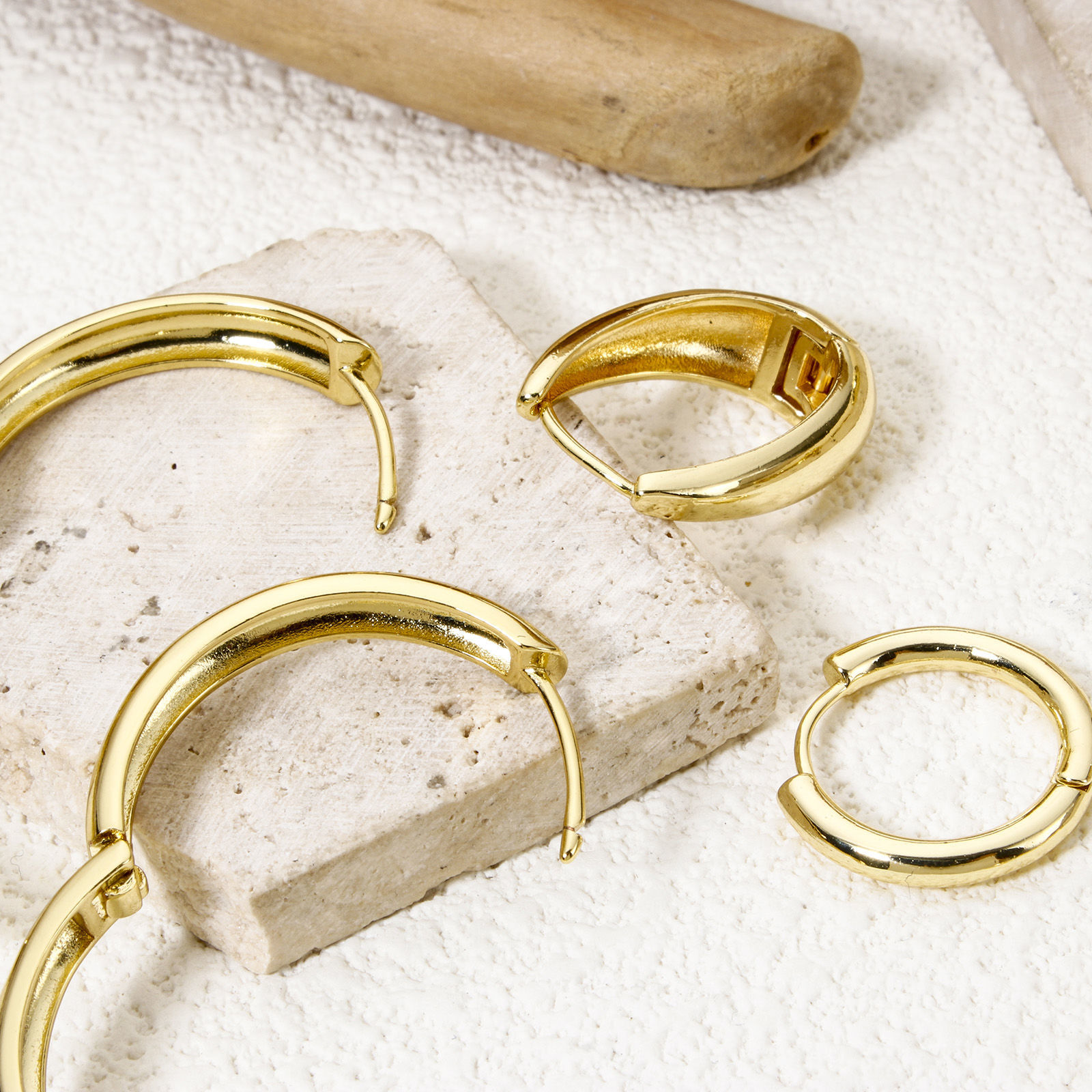 Picture of Eco-friendly Stylish Simple 18K Real Gold Plated Brass Round Hoop Earrings For Women Valentine's Day