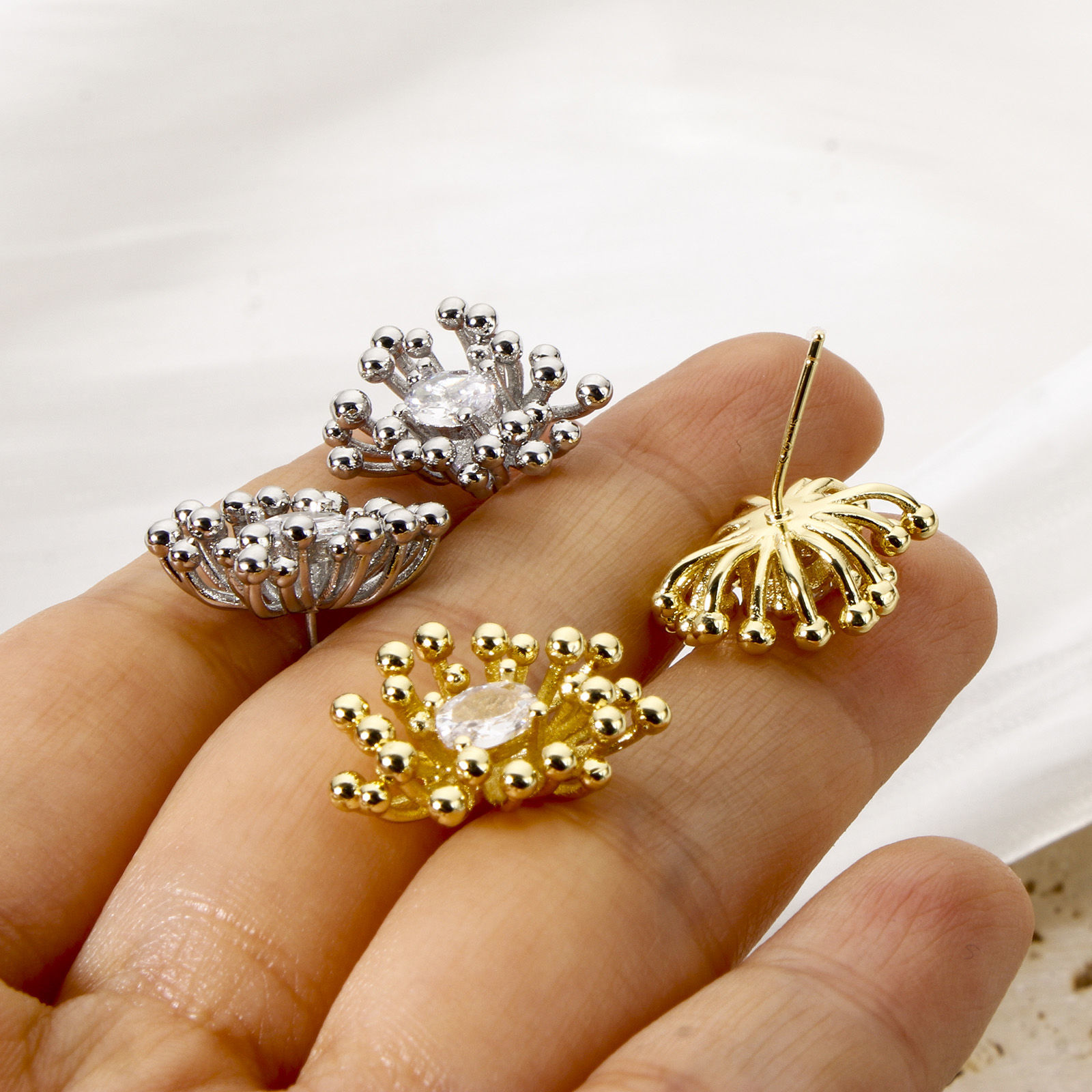 Picture of Eco-friendly Stylish Exquisite Real Gold Plated Brass & Cubic Zirconia Flower Ear Post Stud Earrings For Women 19mm x 14mm, Post/ Wire Size: (21 gauge)